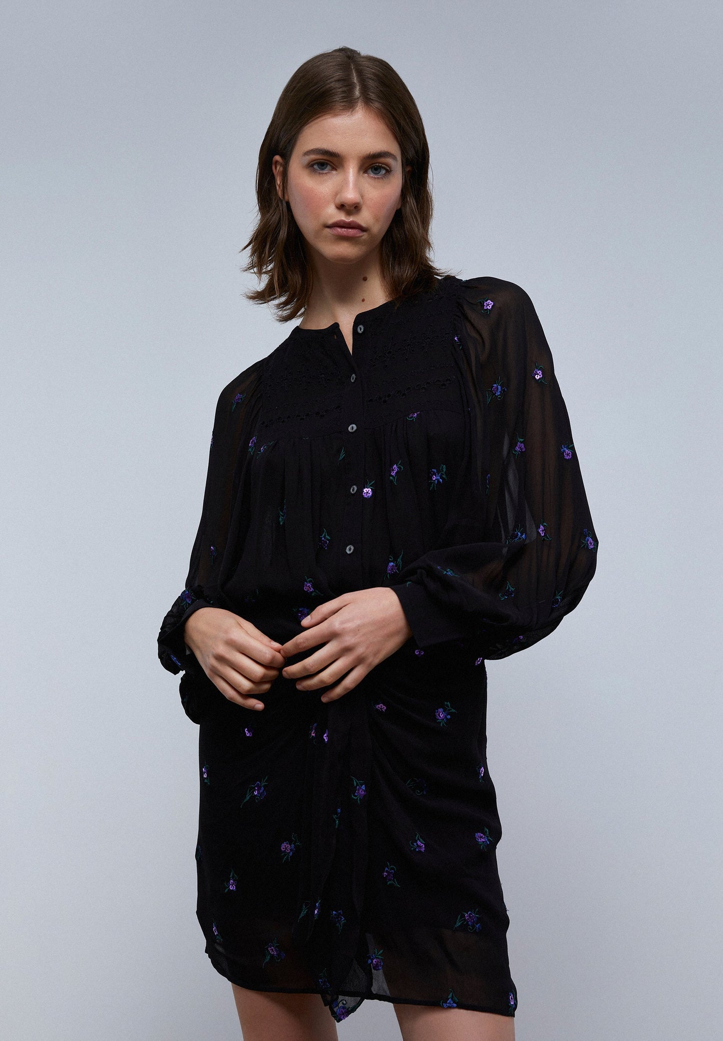 BLOUSE WITH FLORAL DETAIL