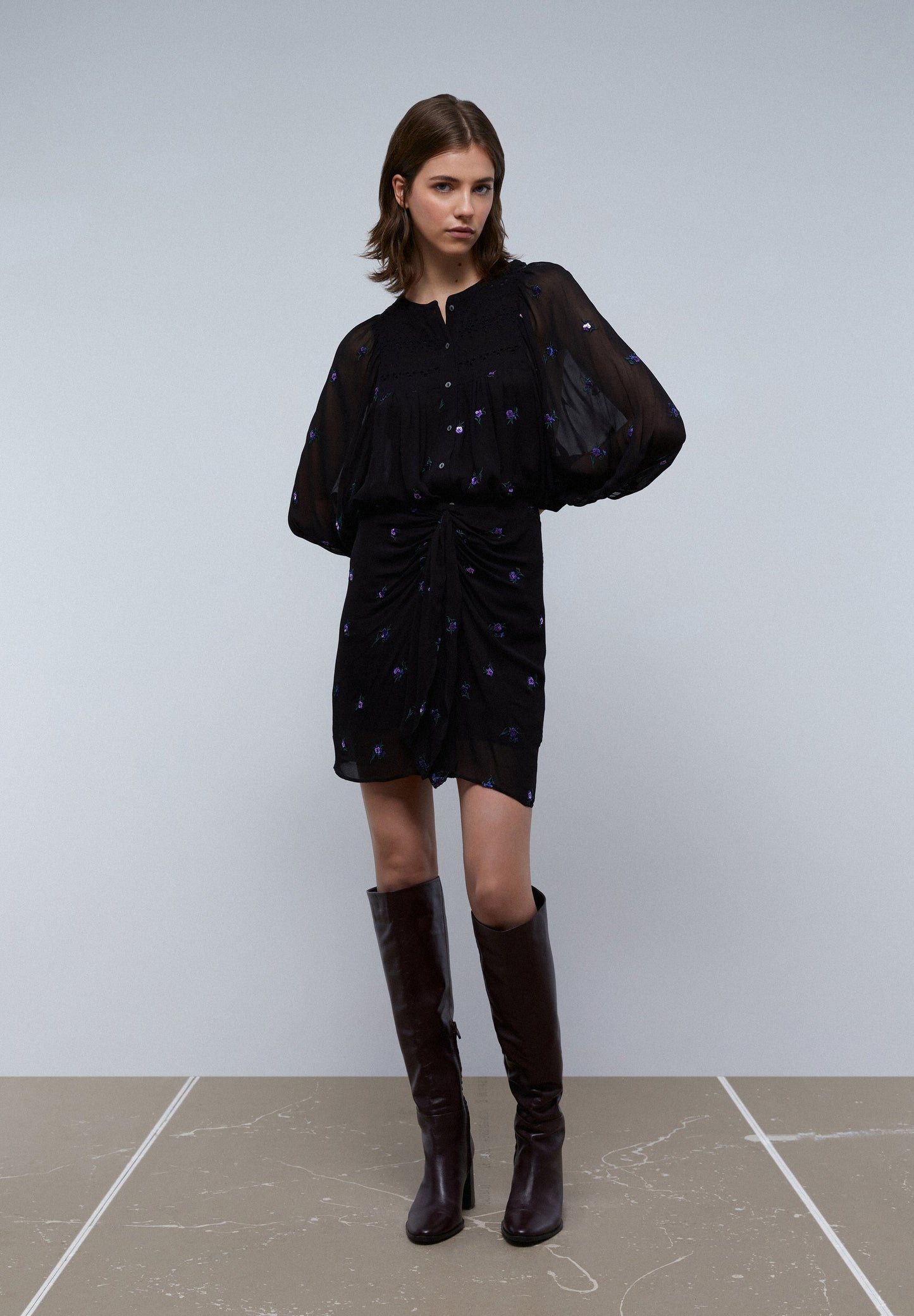 BLOUSE WITH FLORAL DETAIL