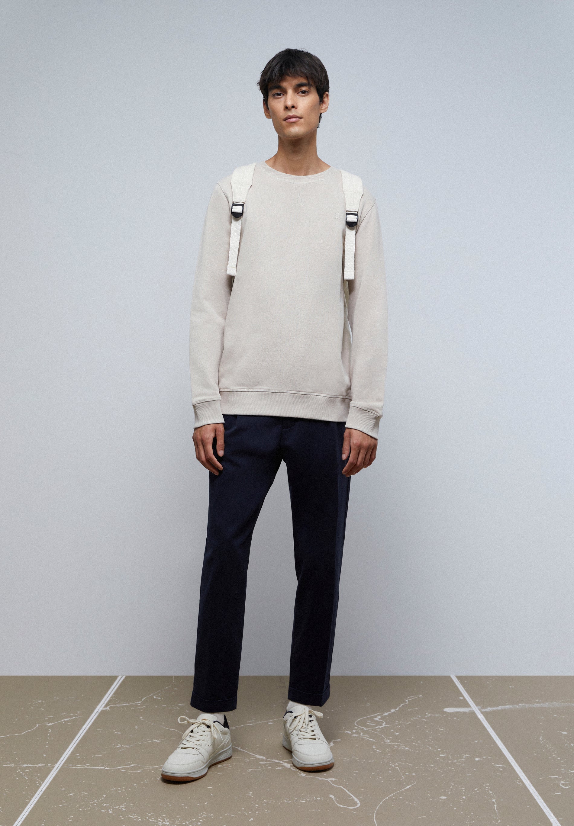 BASIC SKULL SWEATSHIRT