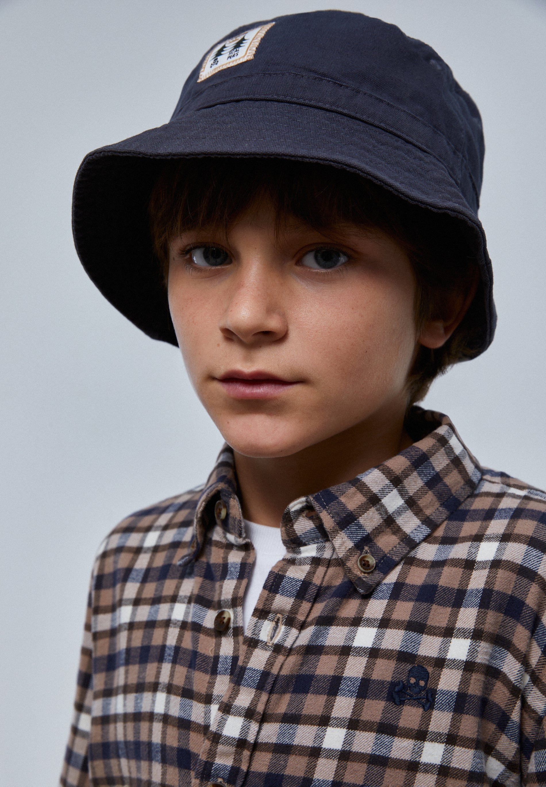 BUCKET HAT WITH CANVAS PATCH