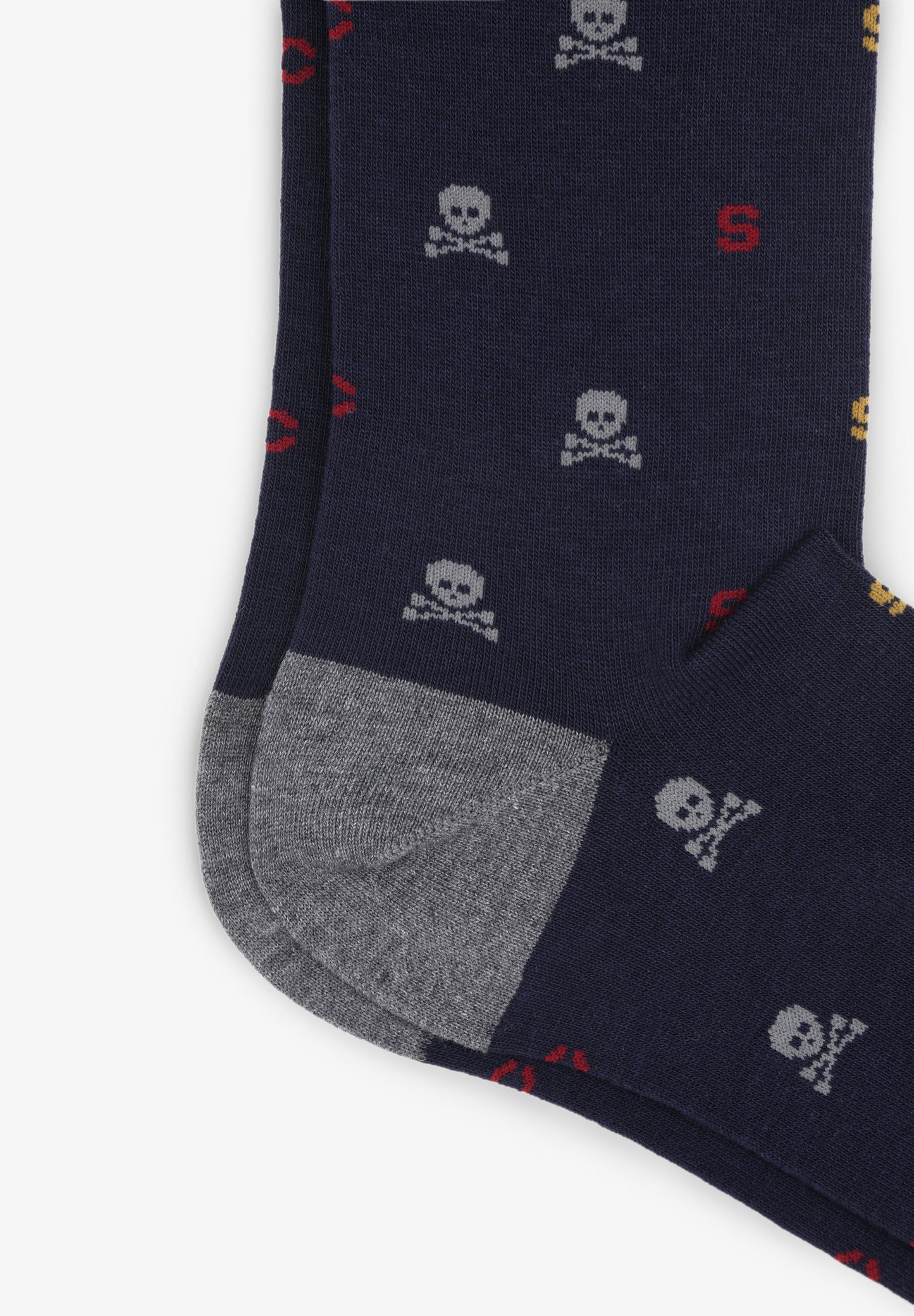 SKULL AND LETTER SOCKS