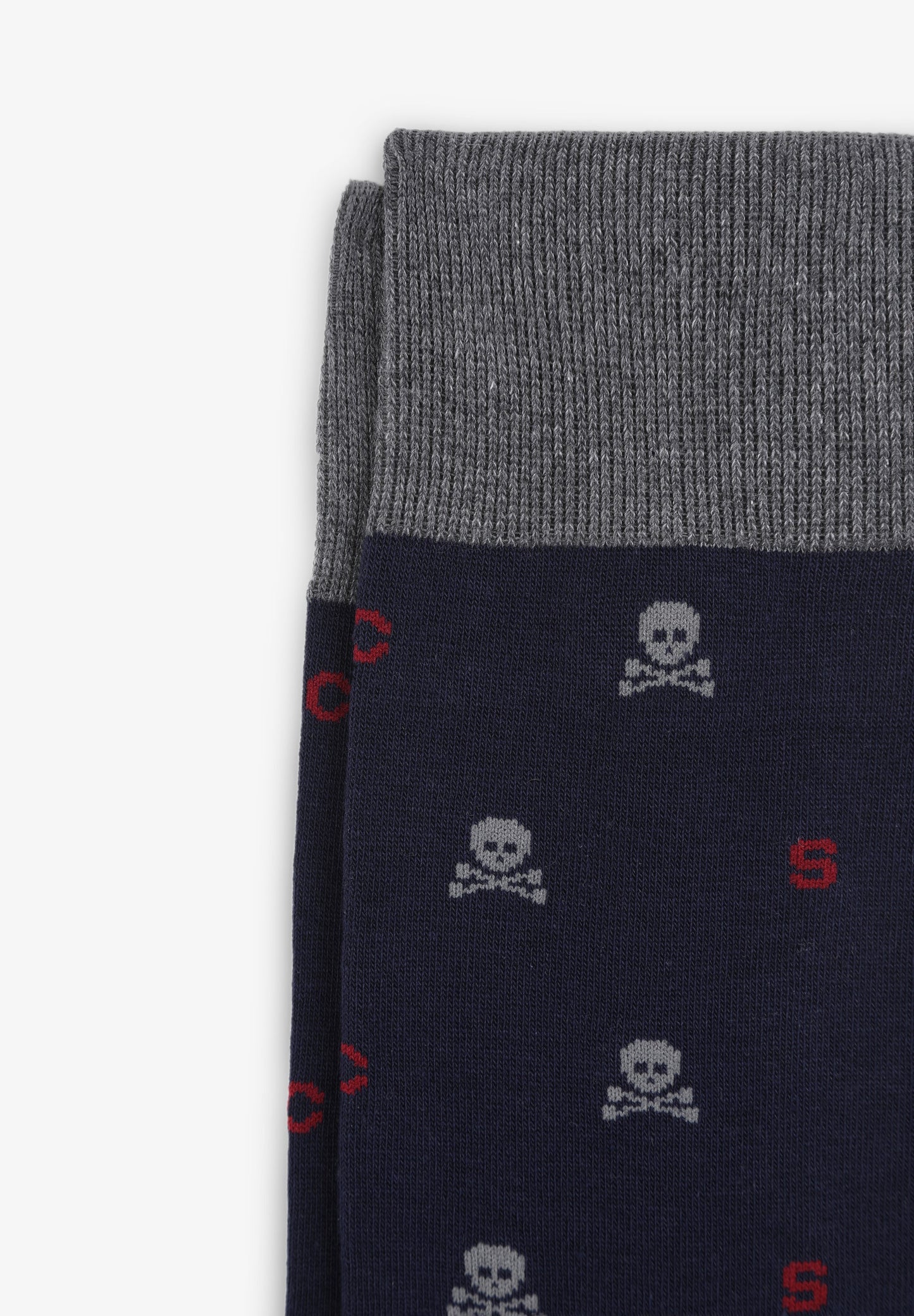 SKULL AND LETTER SOCKS