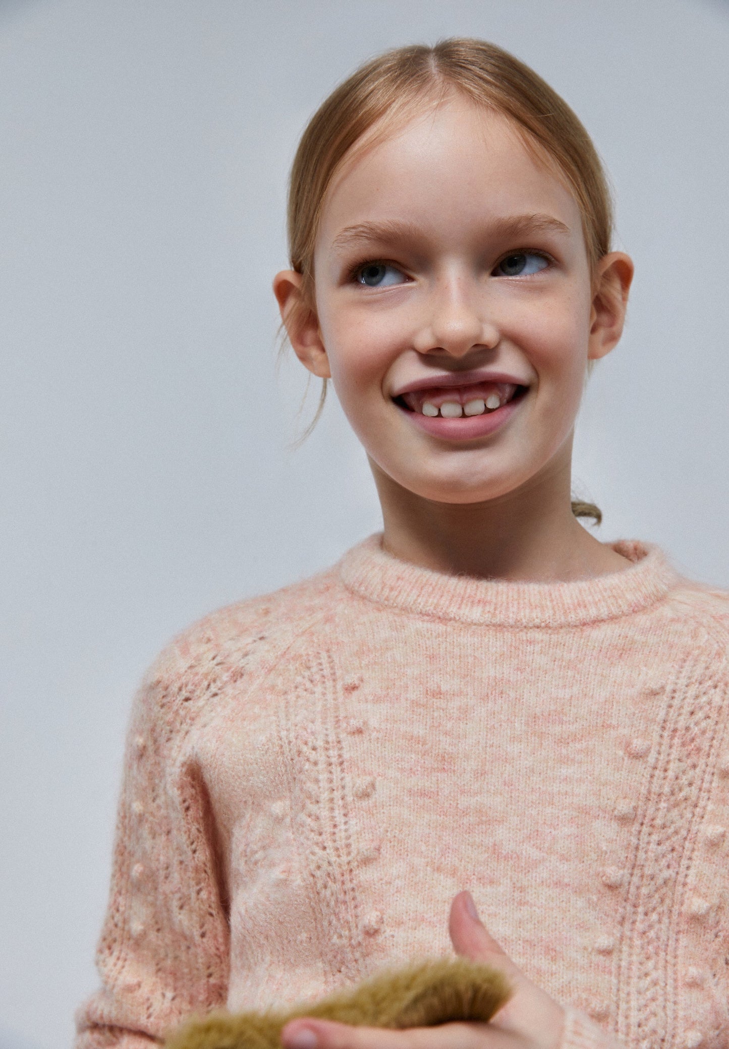 CONTRAST KNIT SWEATER