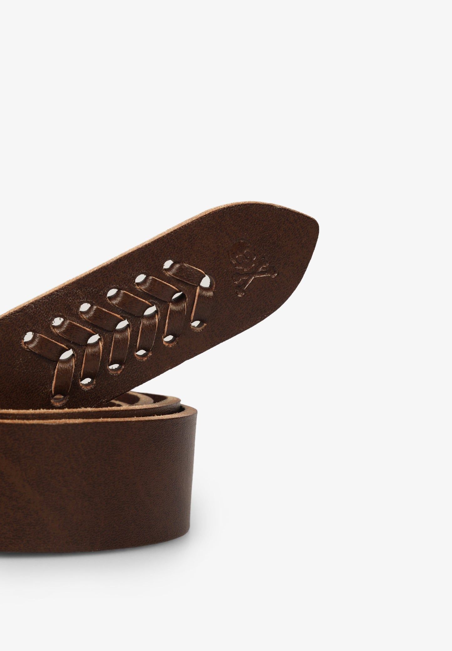 LEATHER BELT WITH DIE-CUT DETAILS