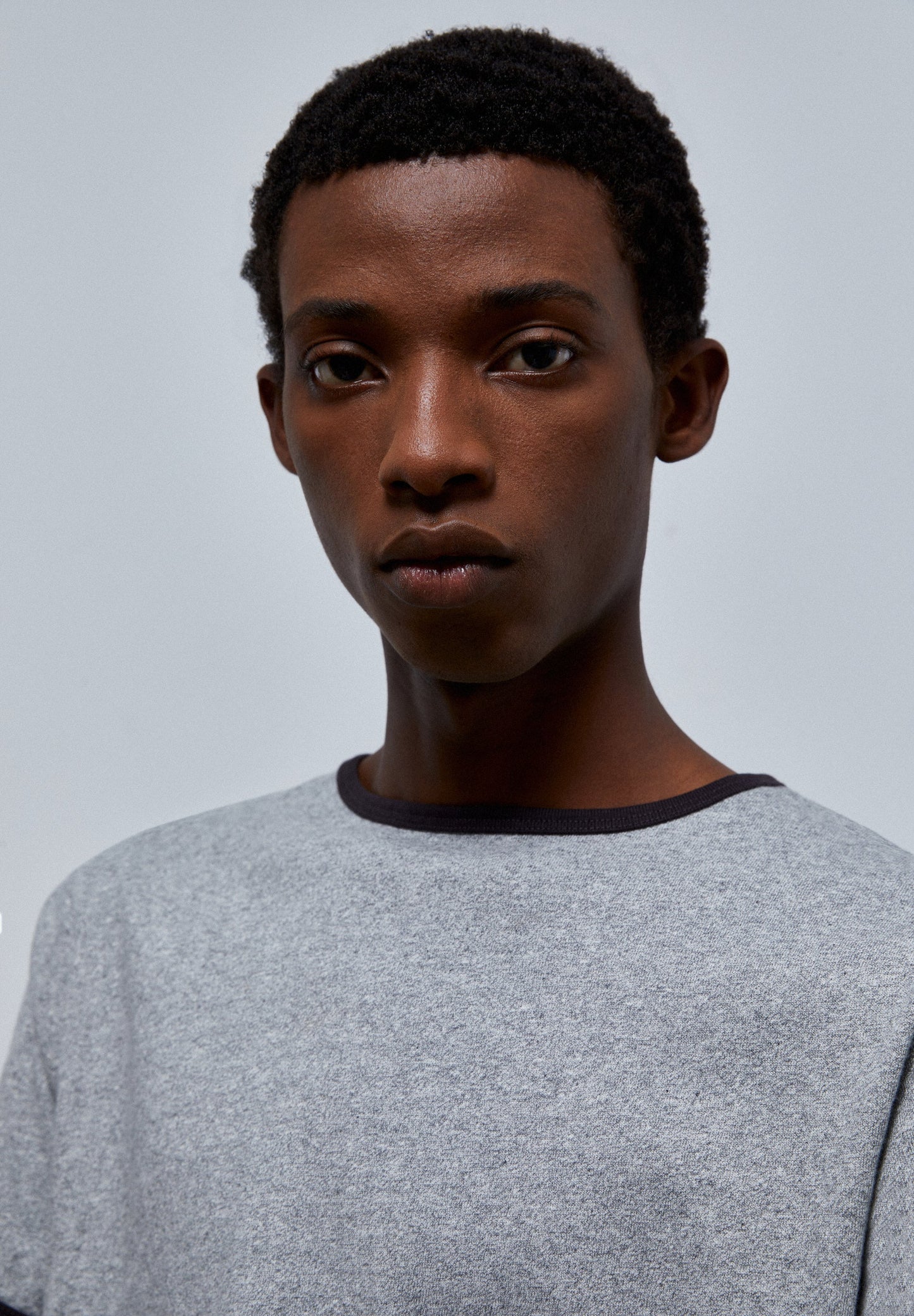 PREMIUM T-SHIRT WITH CONTRAST FINISH