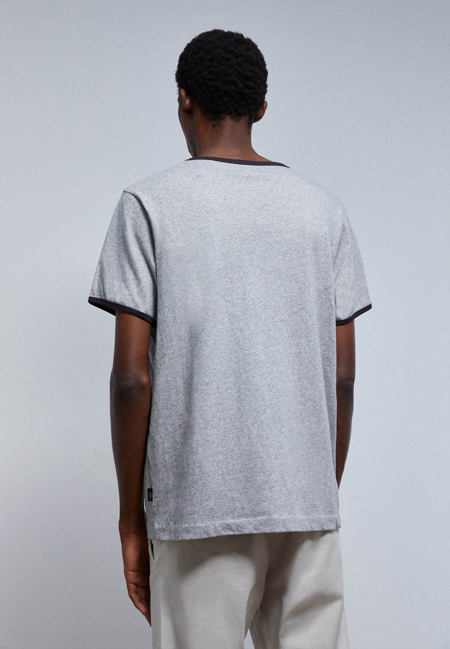 PREMIUM T-SHIRT WITH CONTRAST FINISH