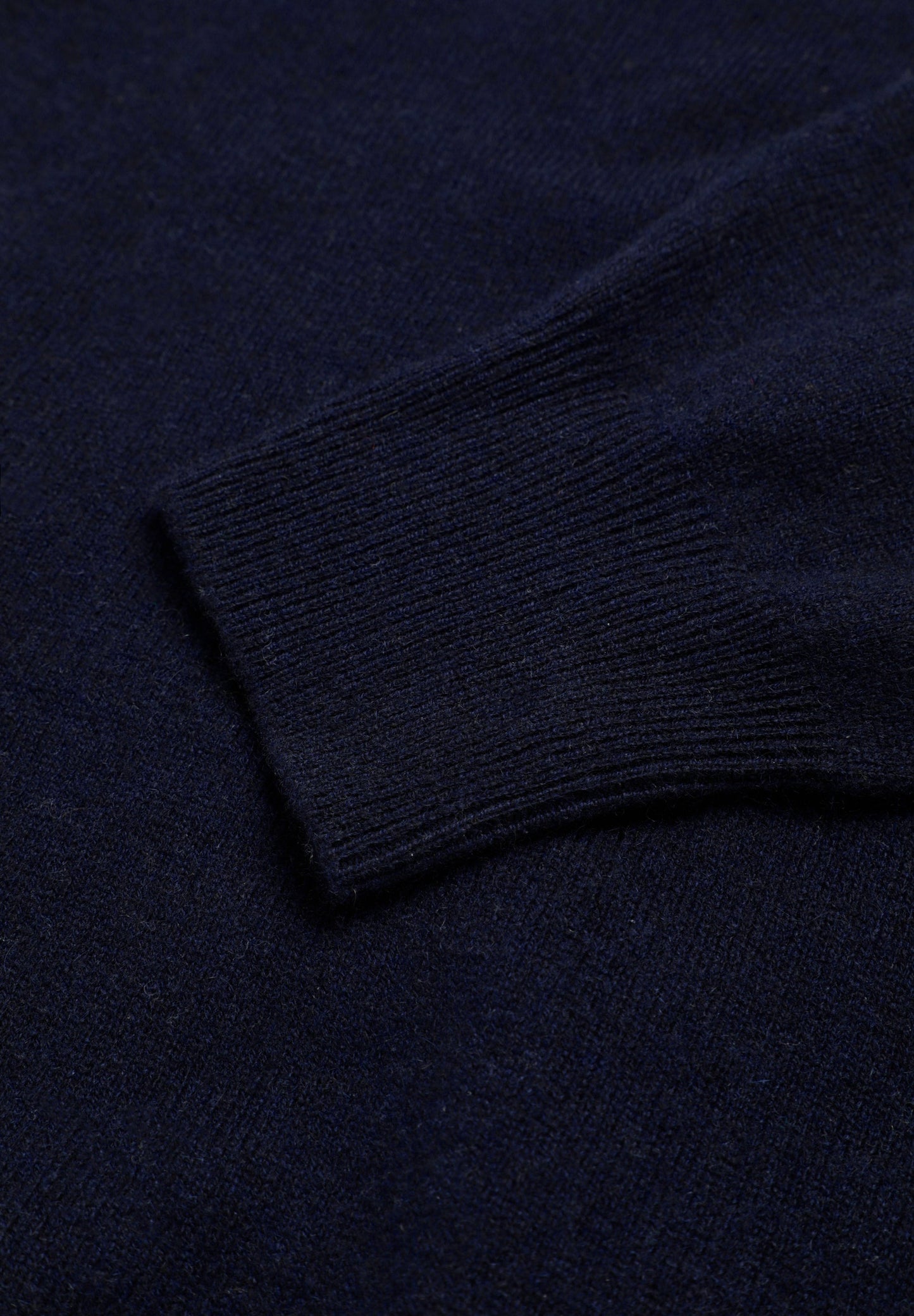 100% CASHMERE V-NECK SWEATER