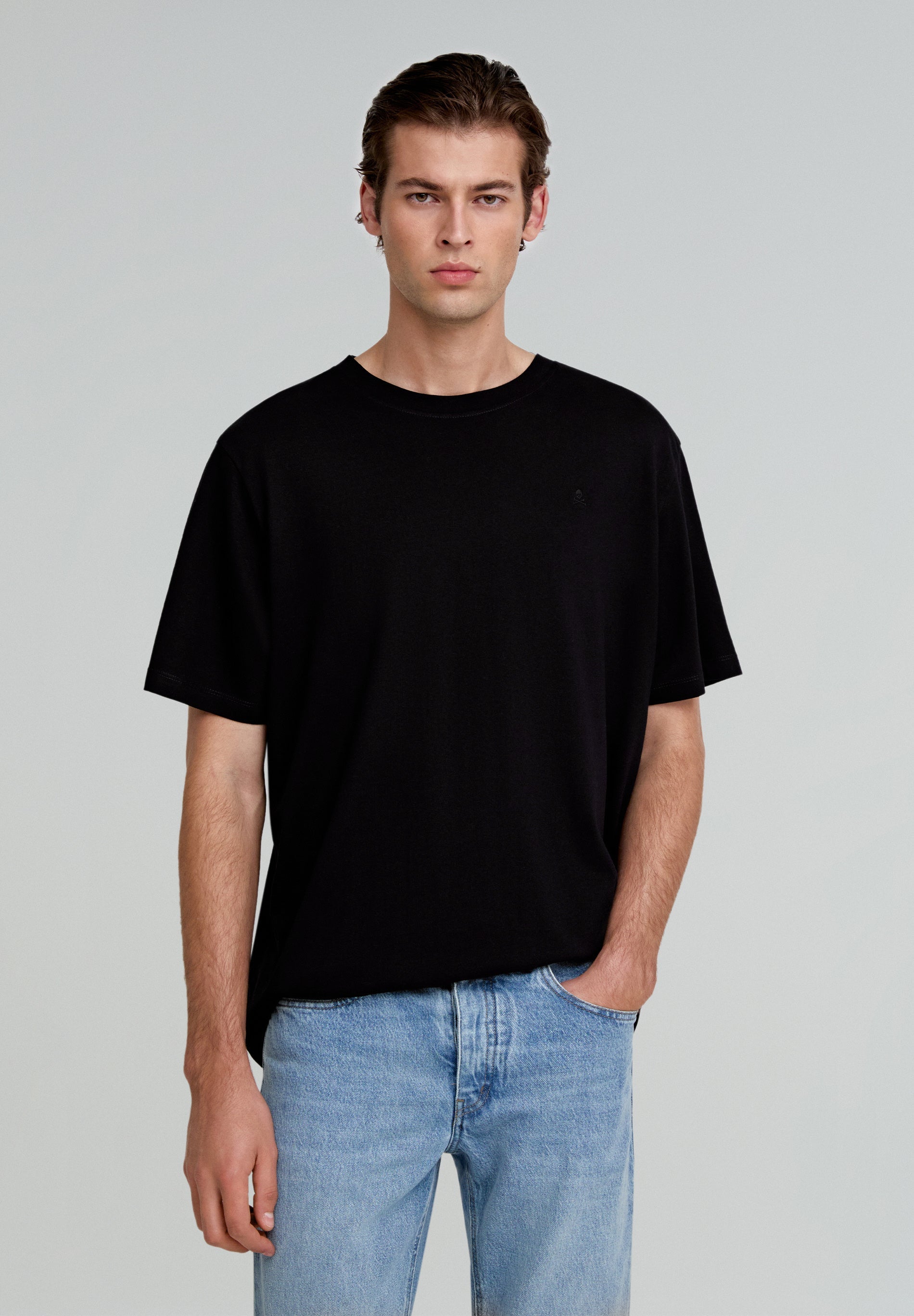 EMBROIDERED SKULL T-SHIRT