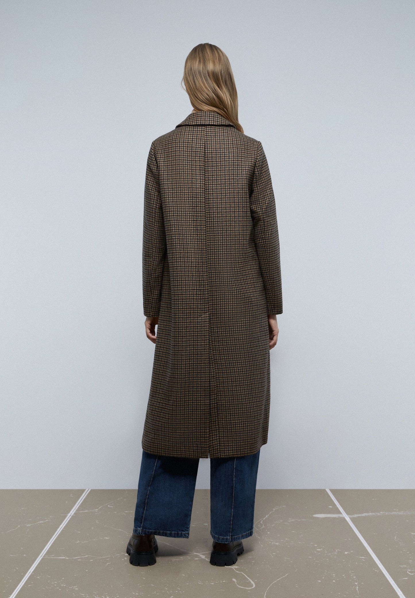 COAT WITH HERRINGBONE COLLAR DETAIL