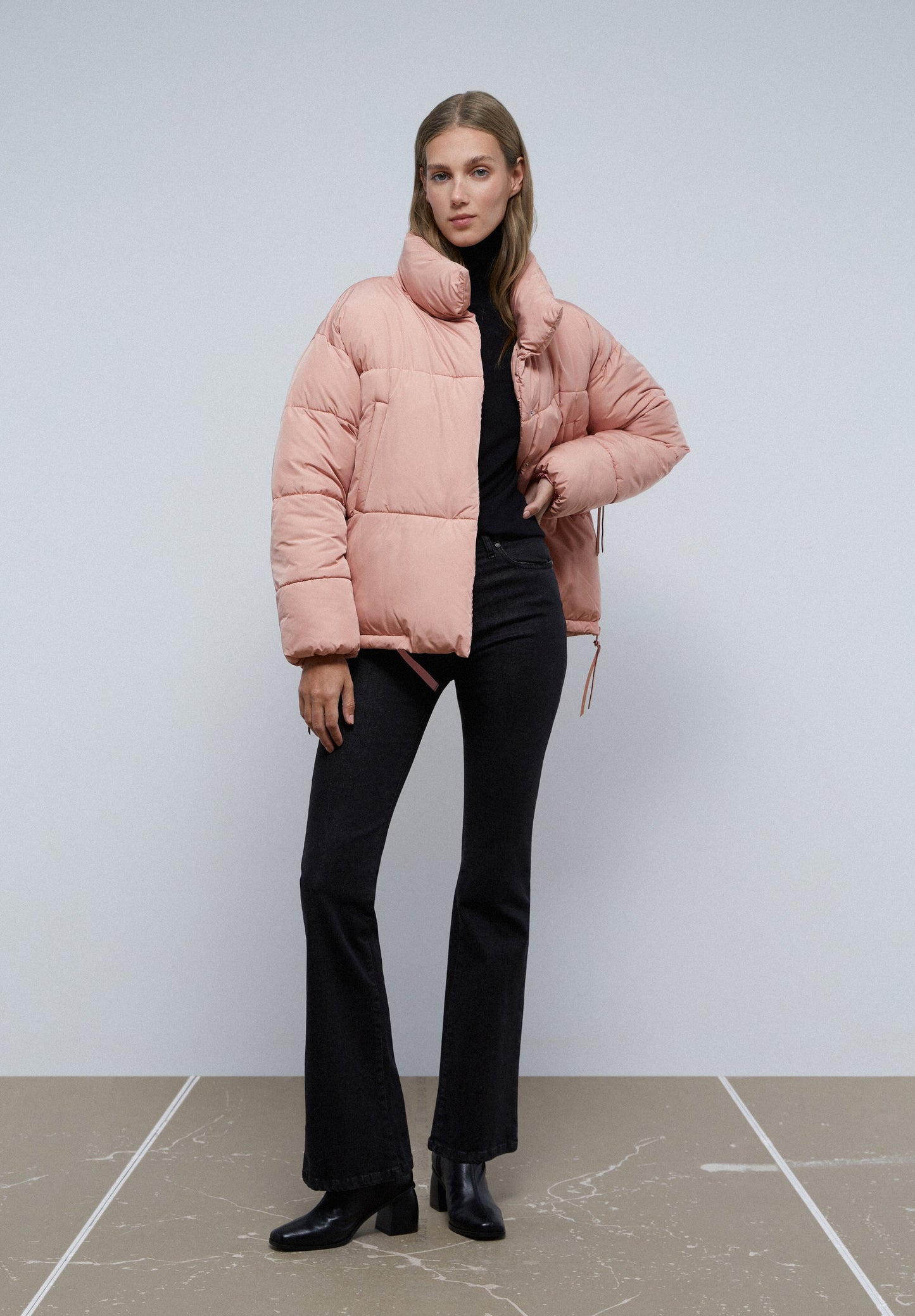PUFFER COAT WITH HIGH COLLAR