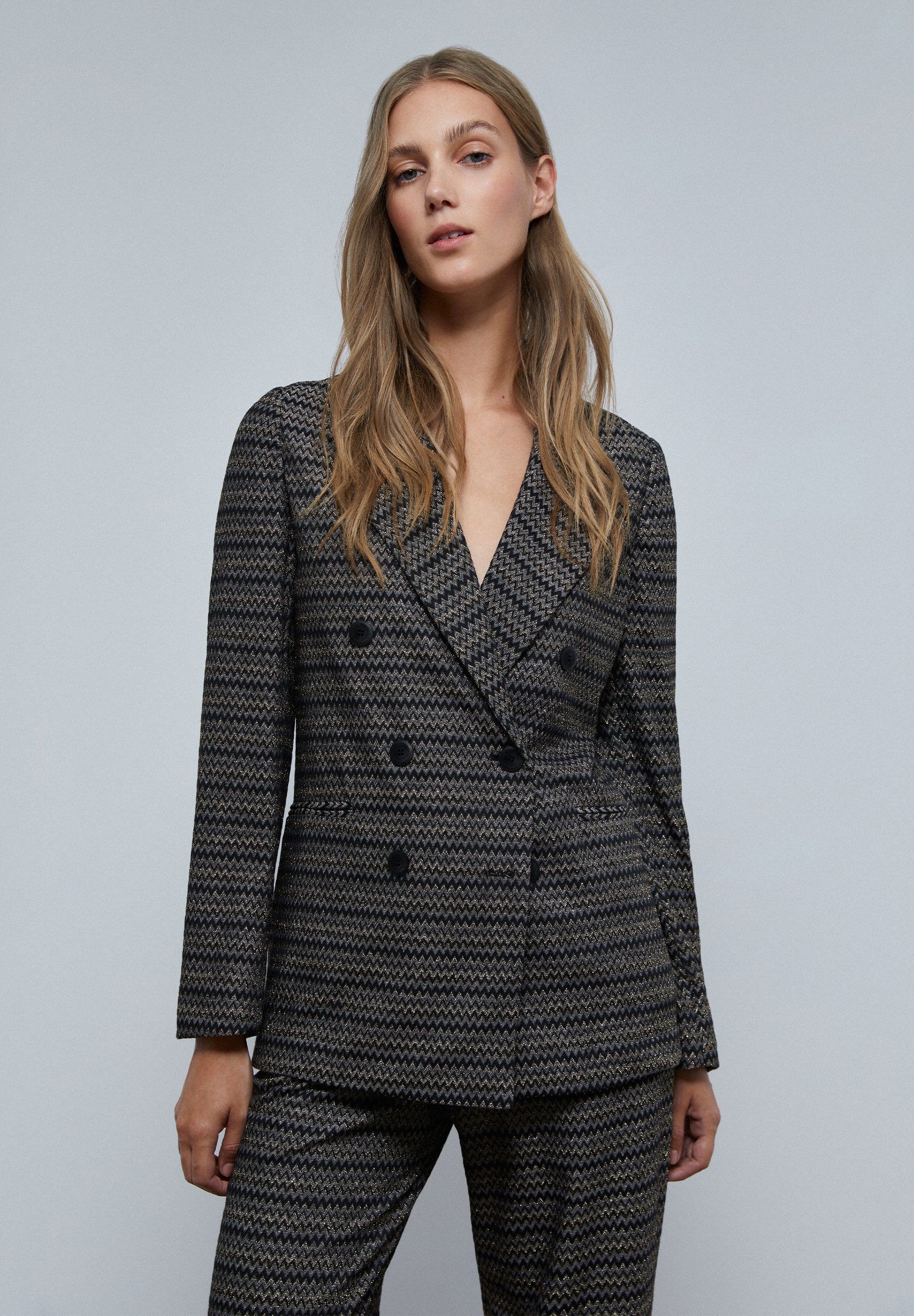 LIGHTWEIGHT METALLIC BLAZER