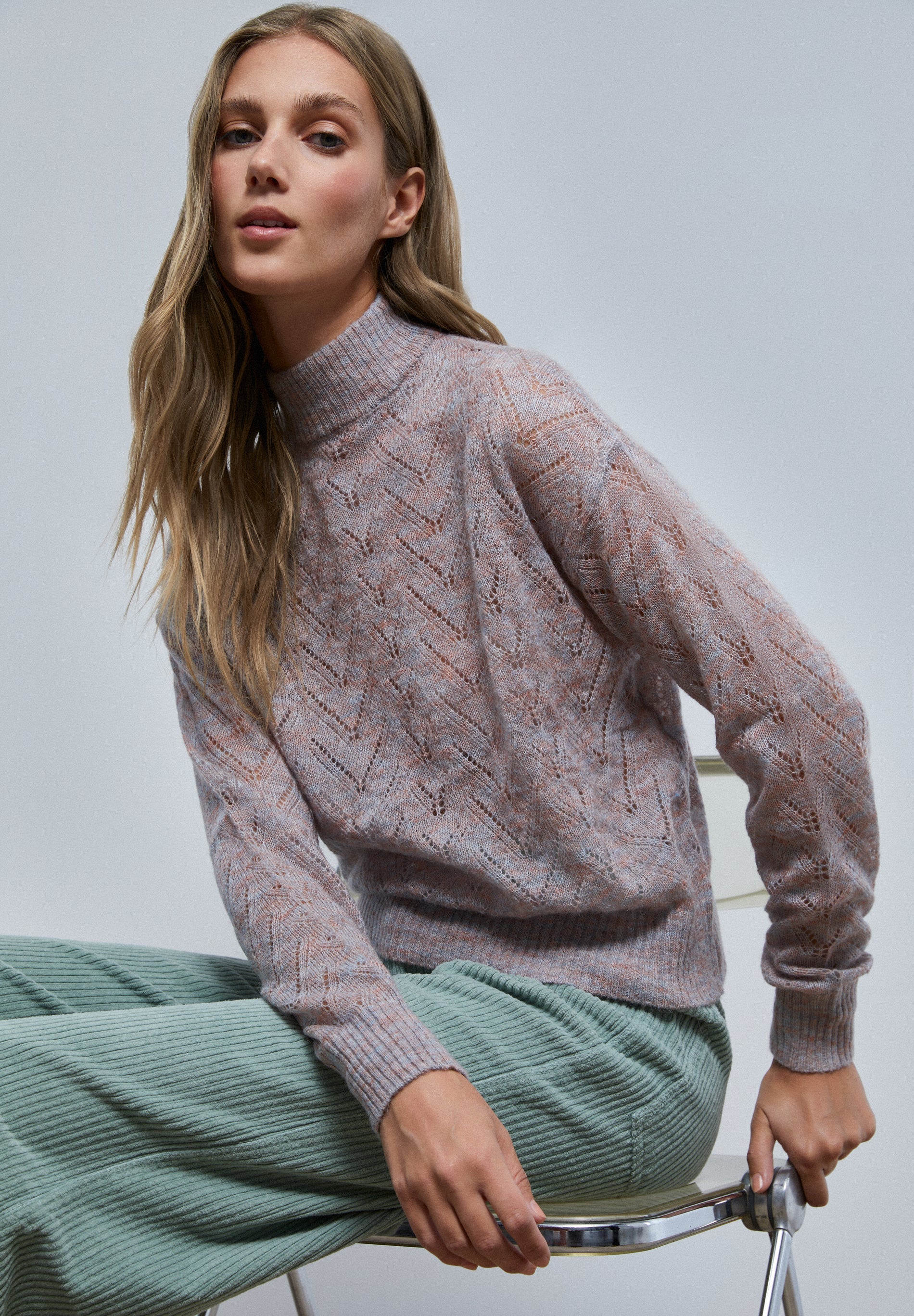 DIE-CUT SWEATER WITH PERKINS COLLAR