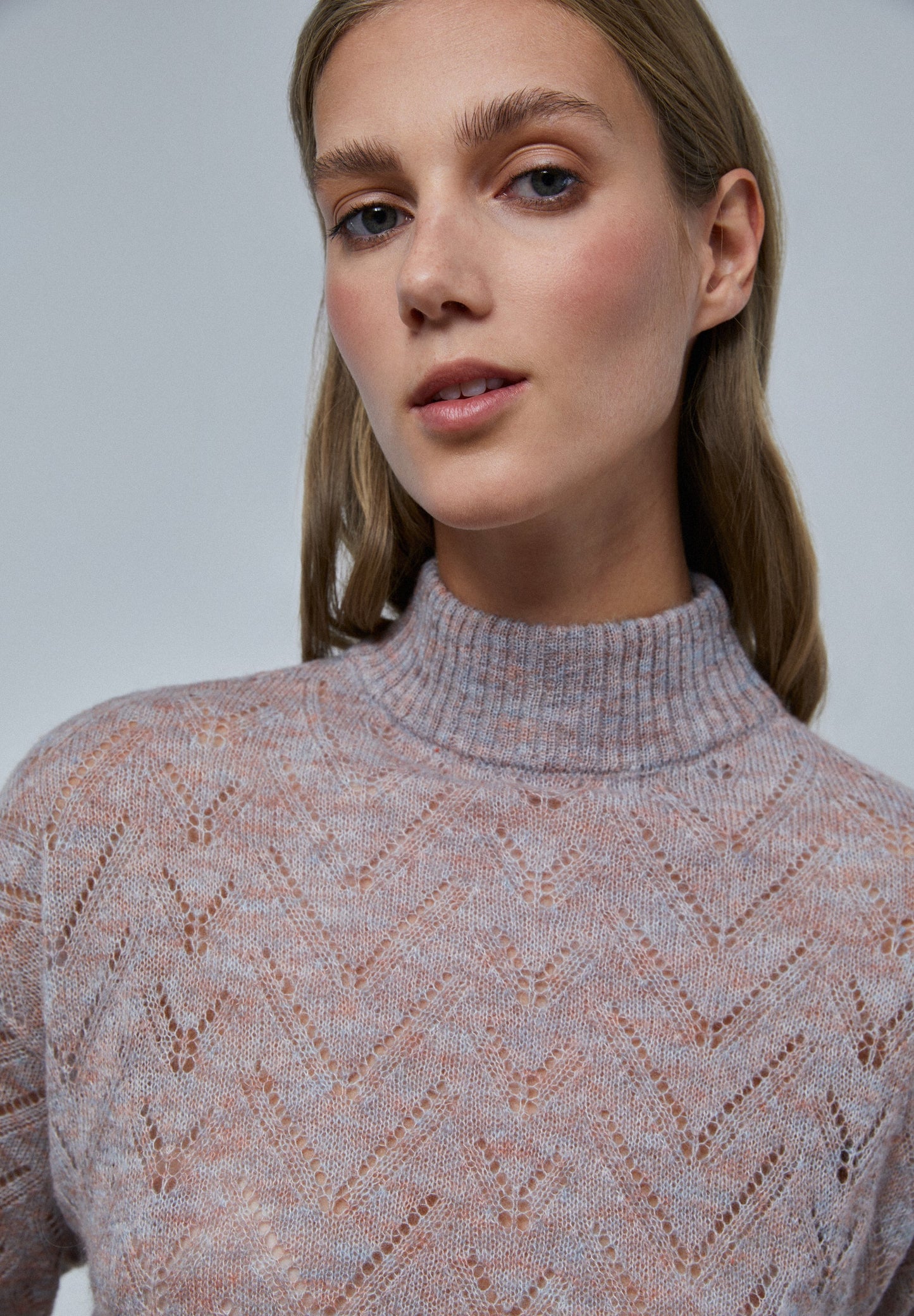 DIE-CUT SWEATER WITH PERKINS COLLAR