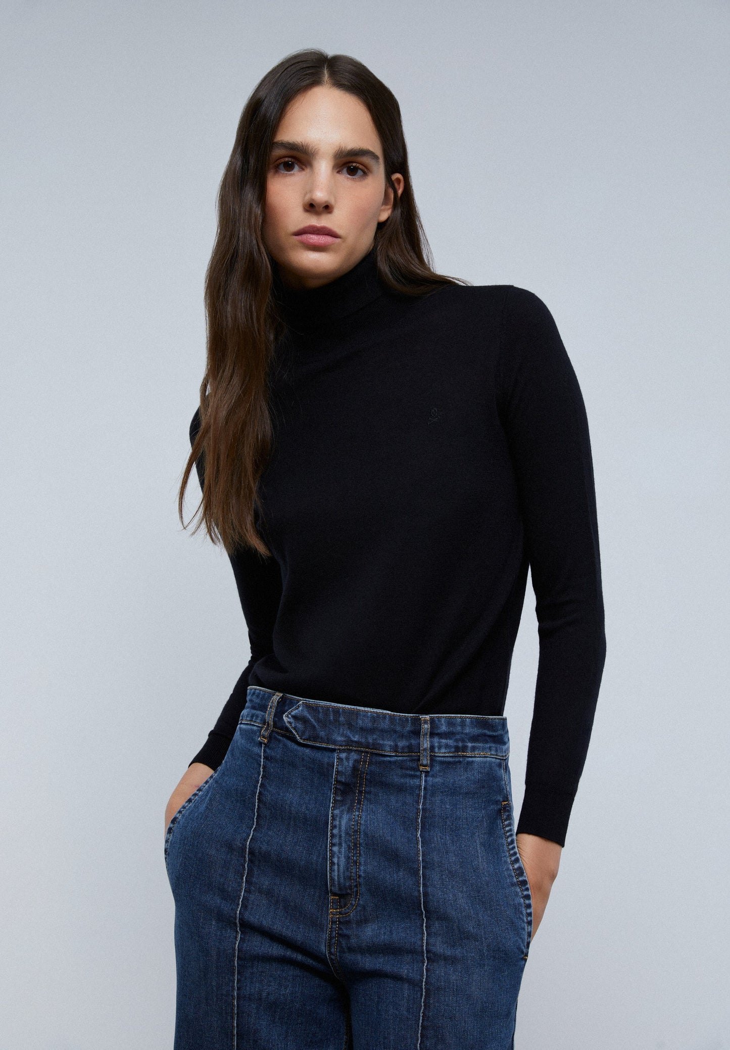 HIGH NECK KNIT SWEATER