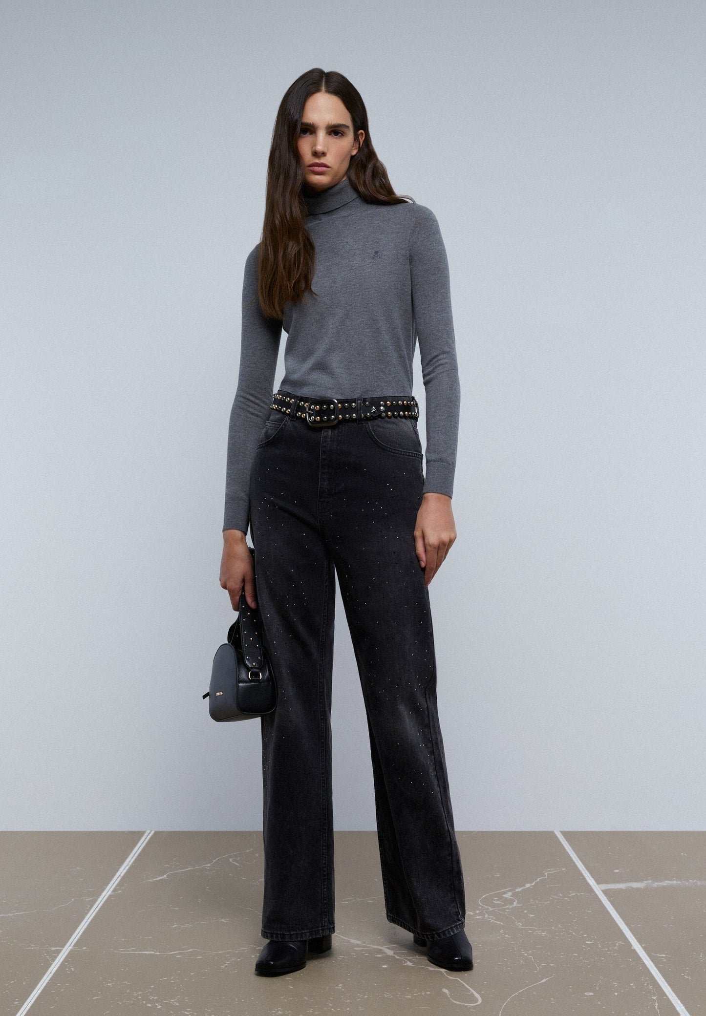 HIGH NECK KNIT SWEATER