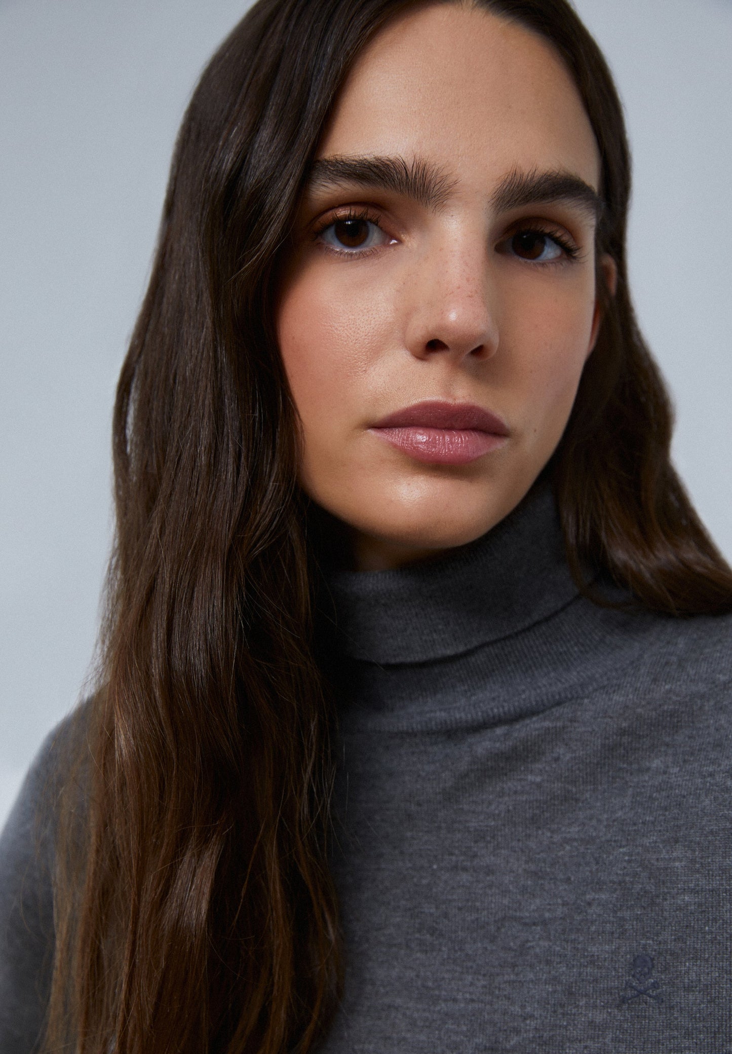 HIGH NECK KNIT SWEATER