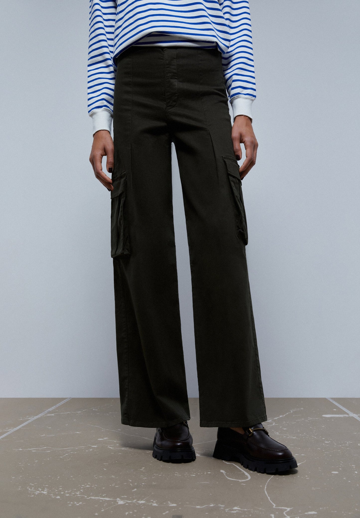 CARGO TROUSERS WITH DARTS