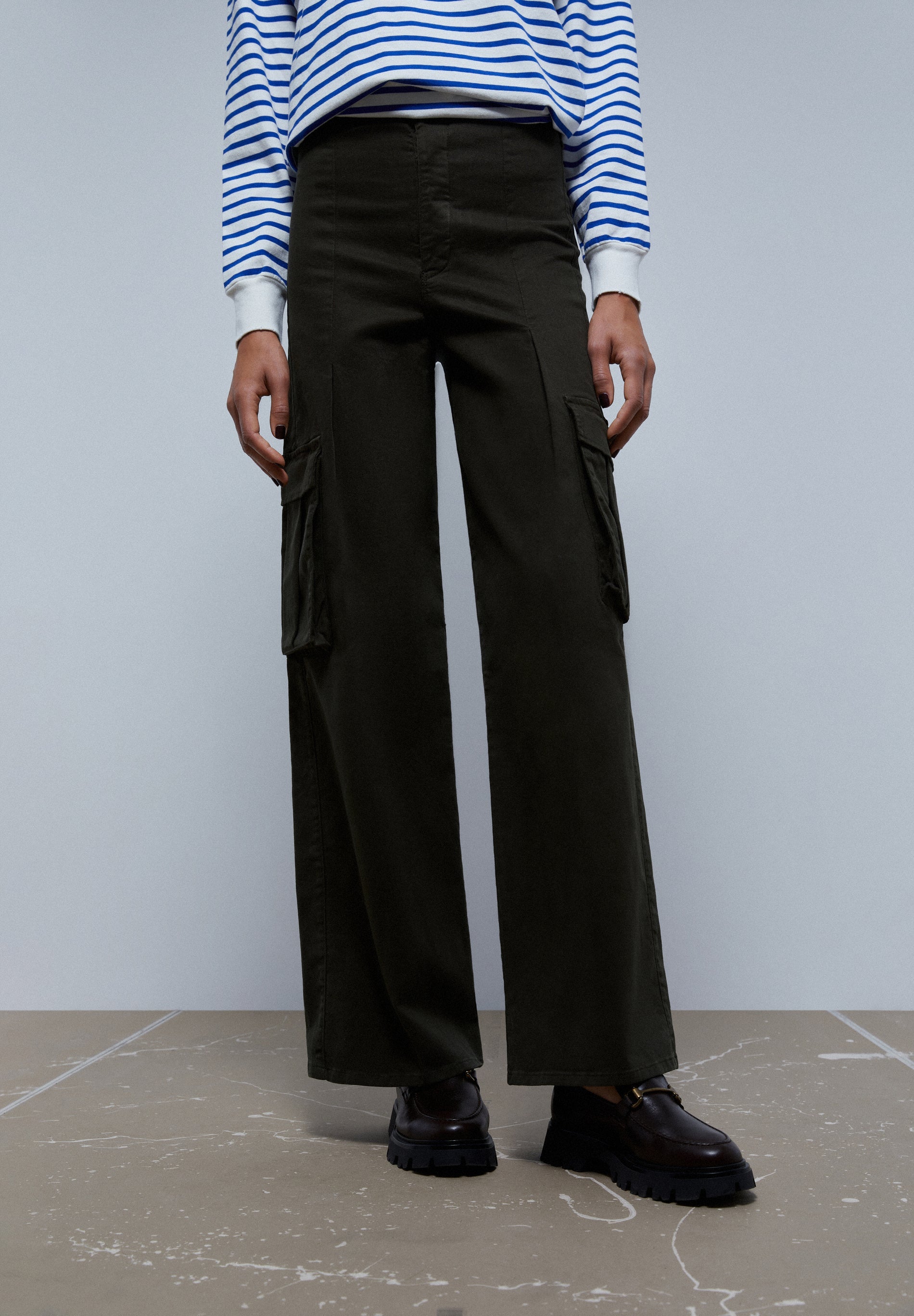 CARGO TROUSERS WITH DARTS