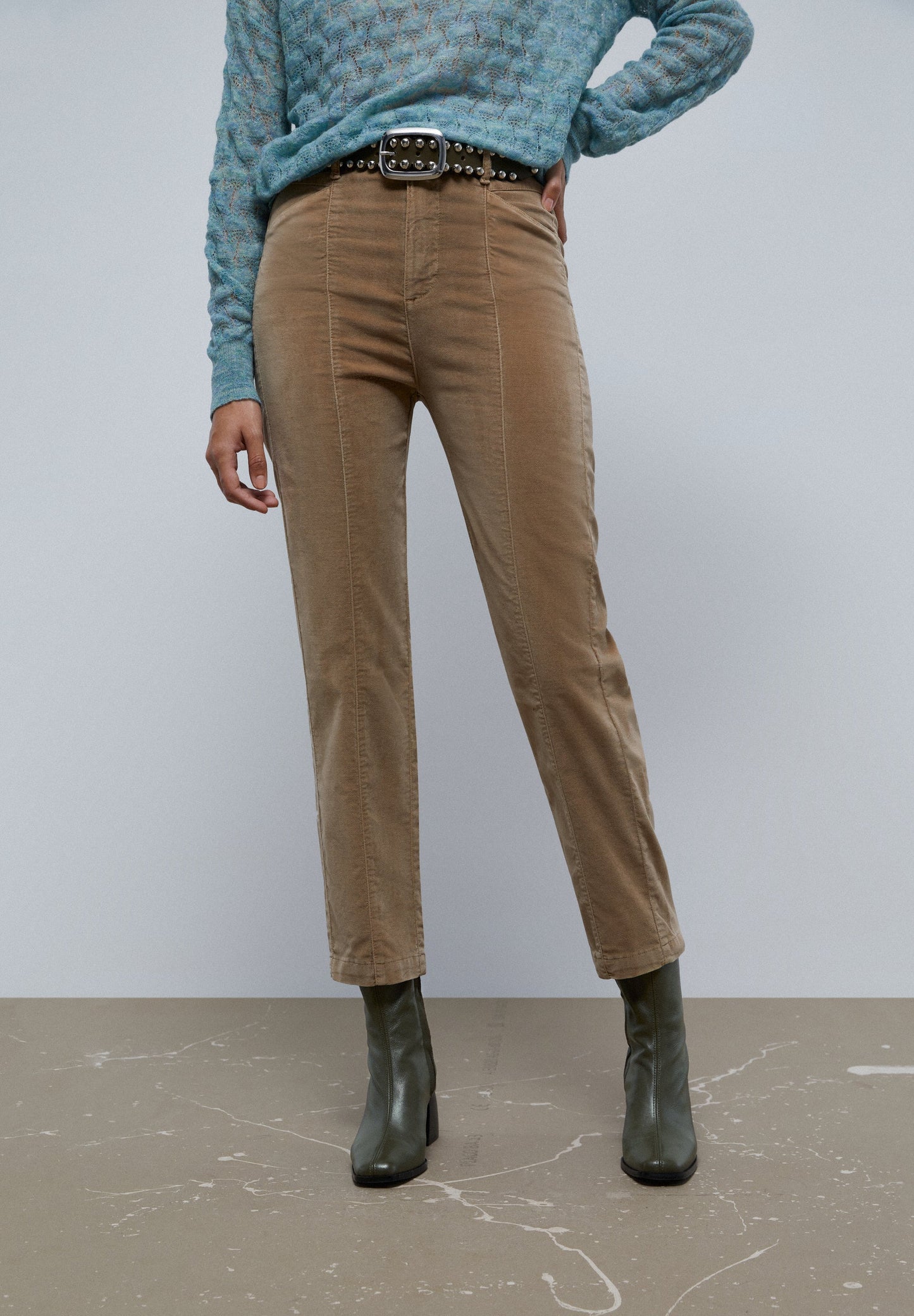 ANKLE LENGTH VELVET TROUSERS