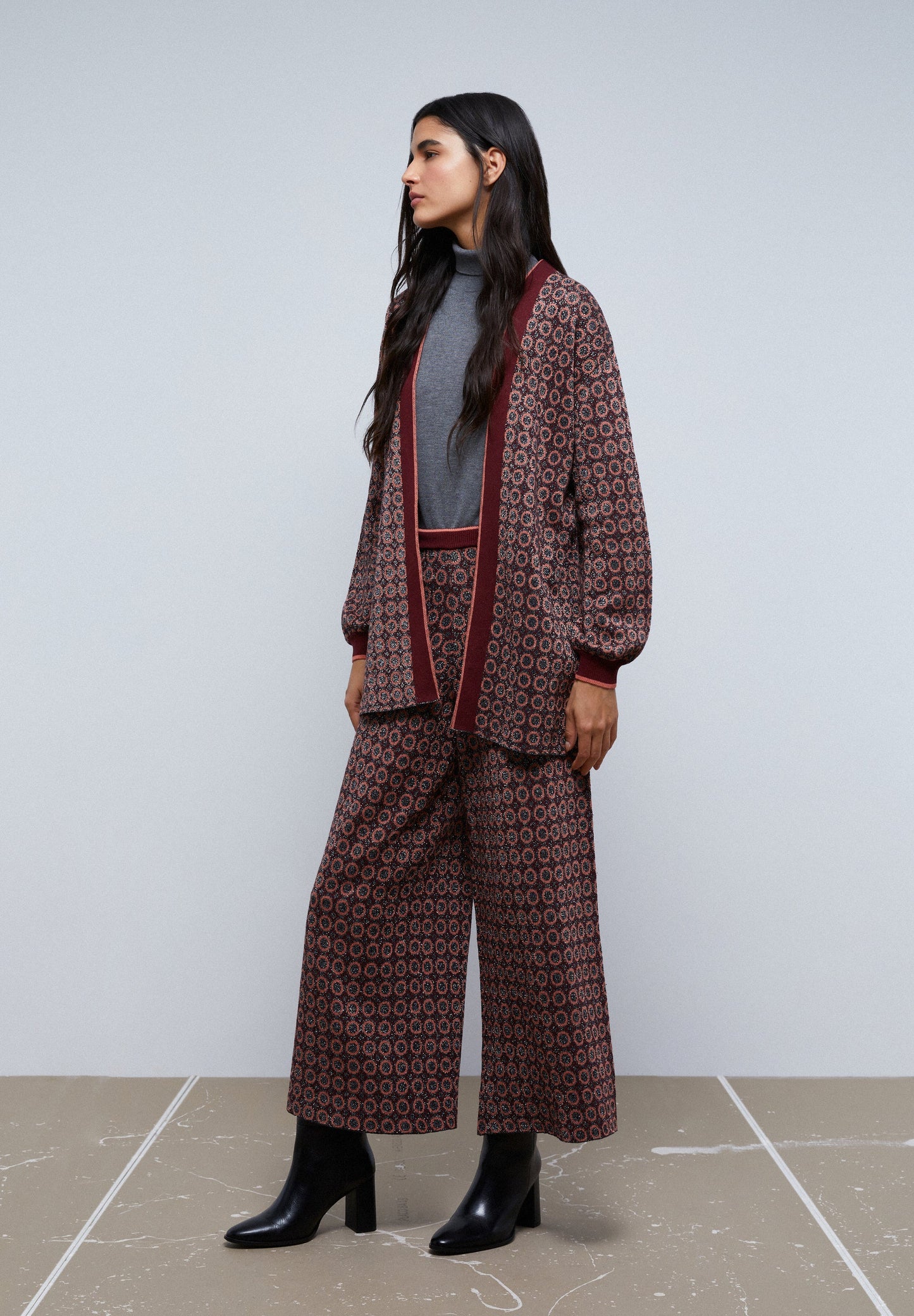 ANKLE FLARE KNITTED TROUSERS WITH LUREX