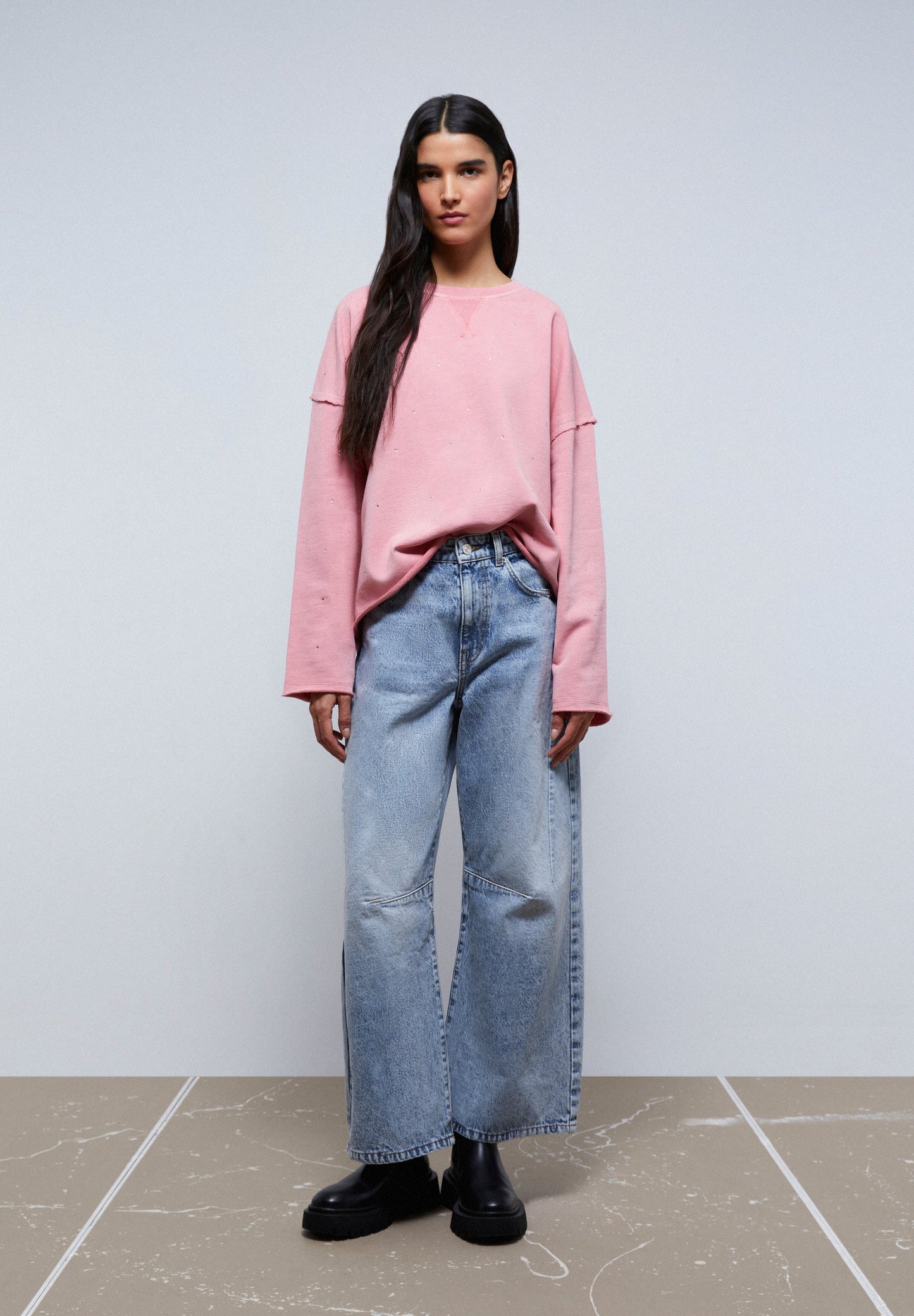 SWEATSHIRT WITH GLASS DETAIL