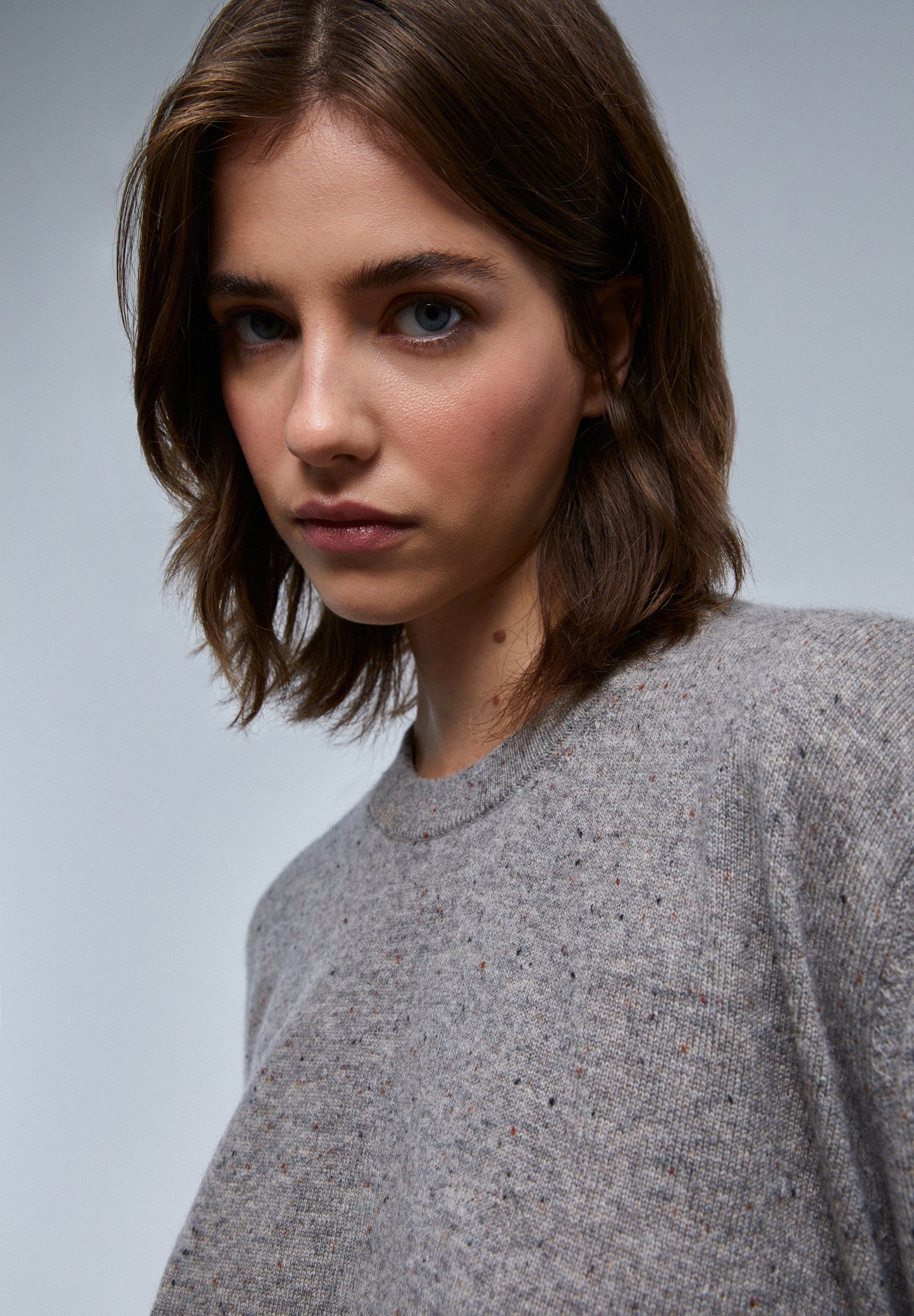 CASHMERE ROUND NECK SWEATER