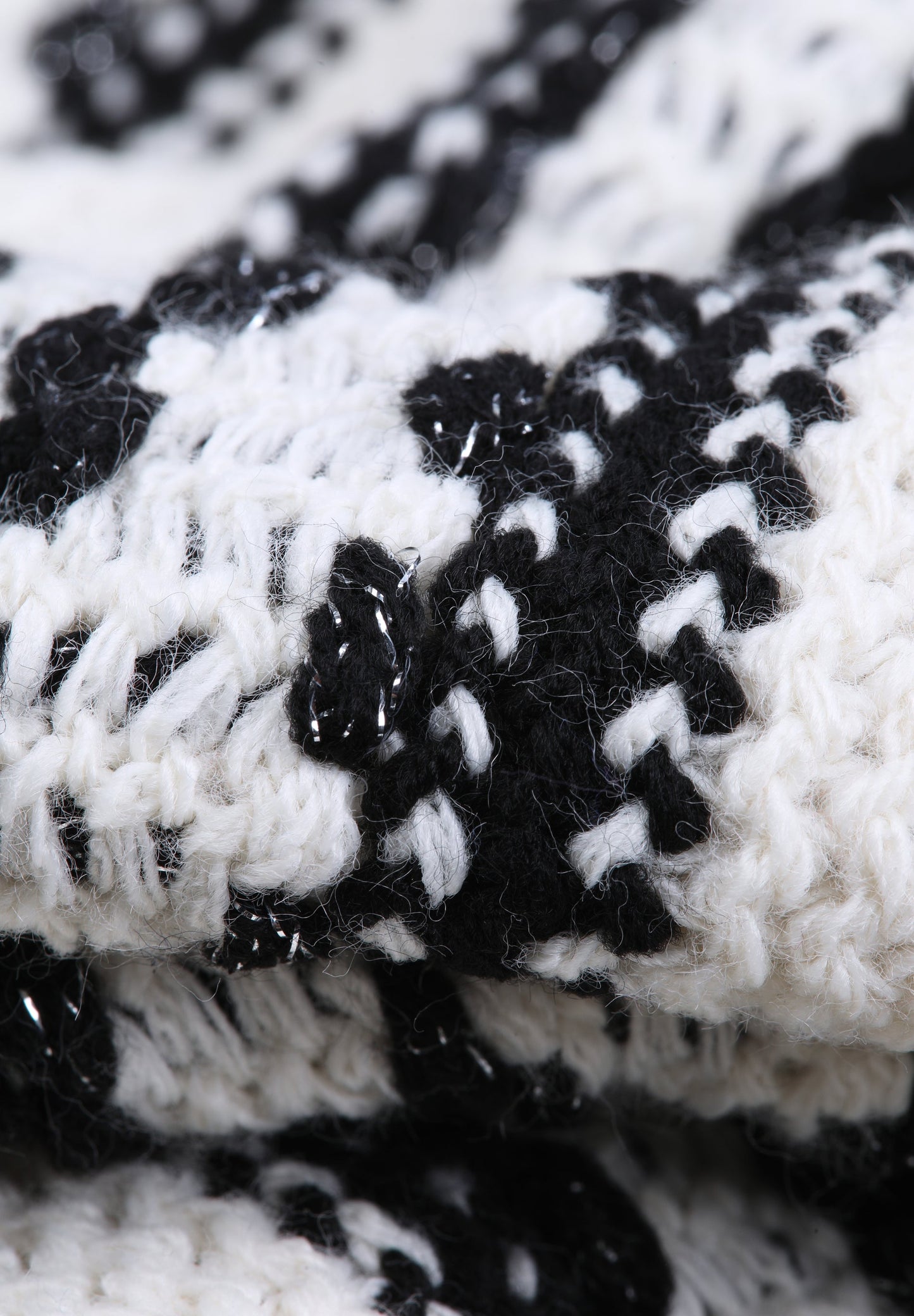 CROCHET SCARF WITH FRINGING