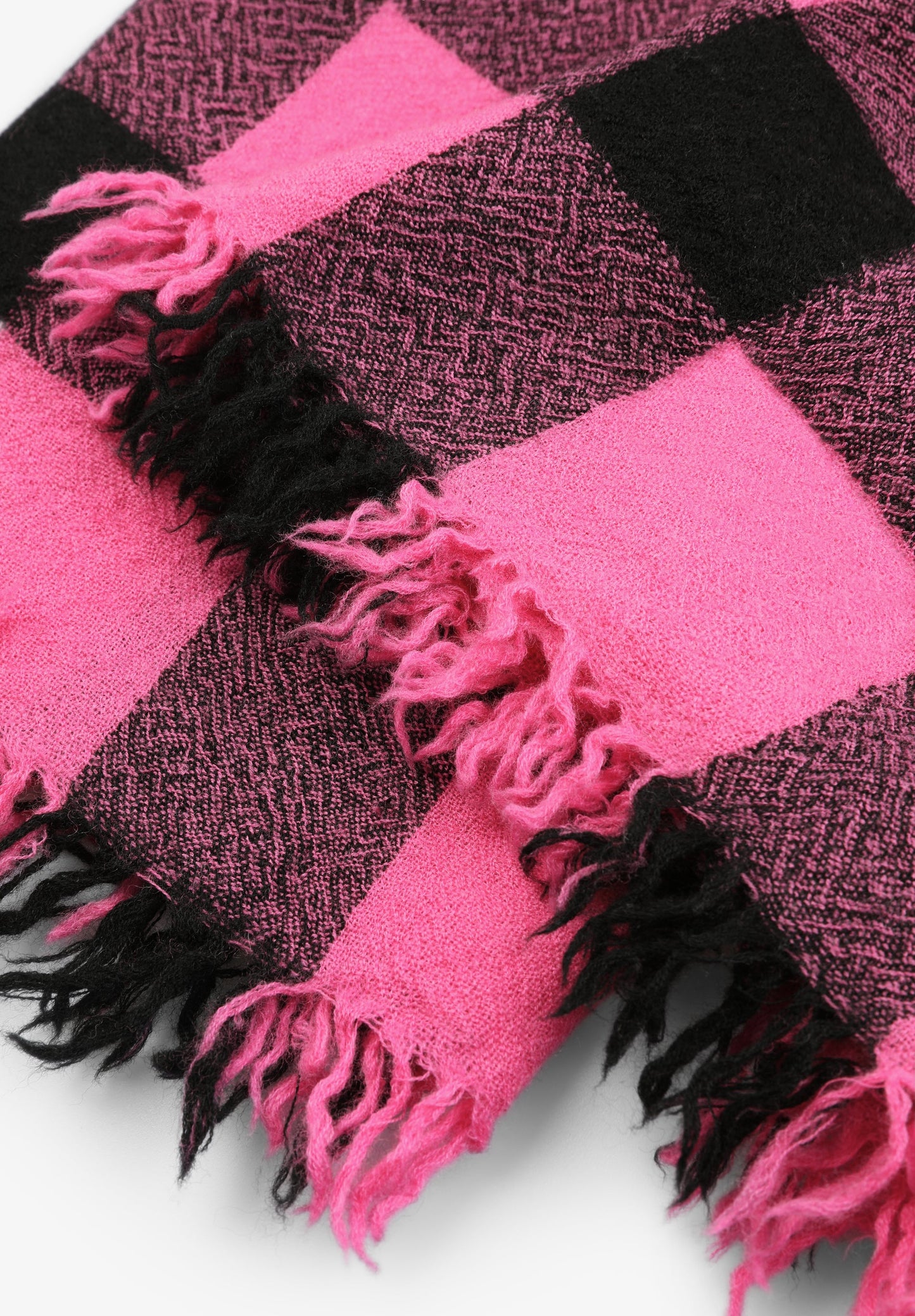 CHECK SCARF WITH FRAYED TRIM