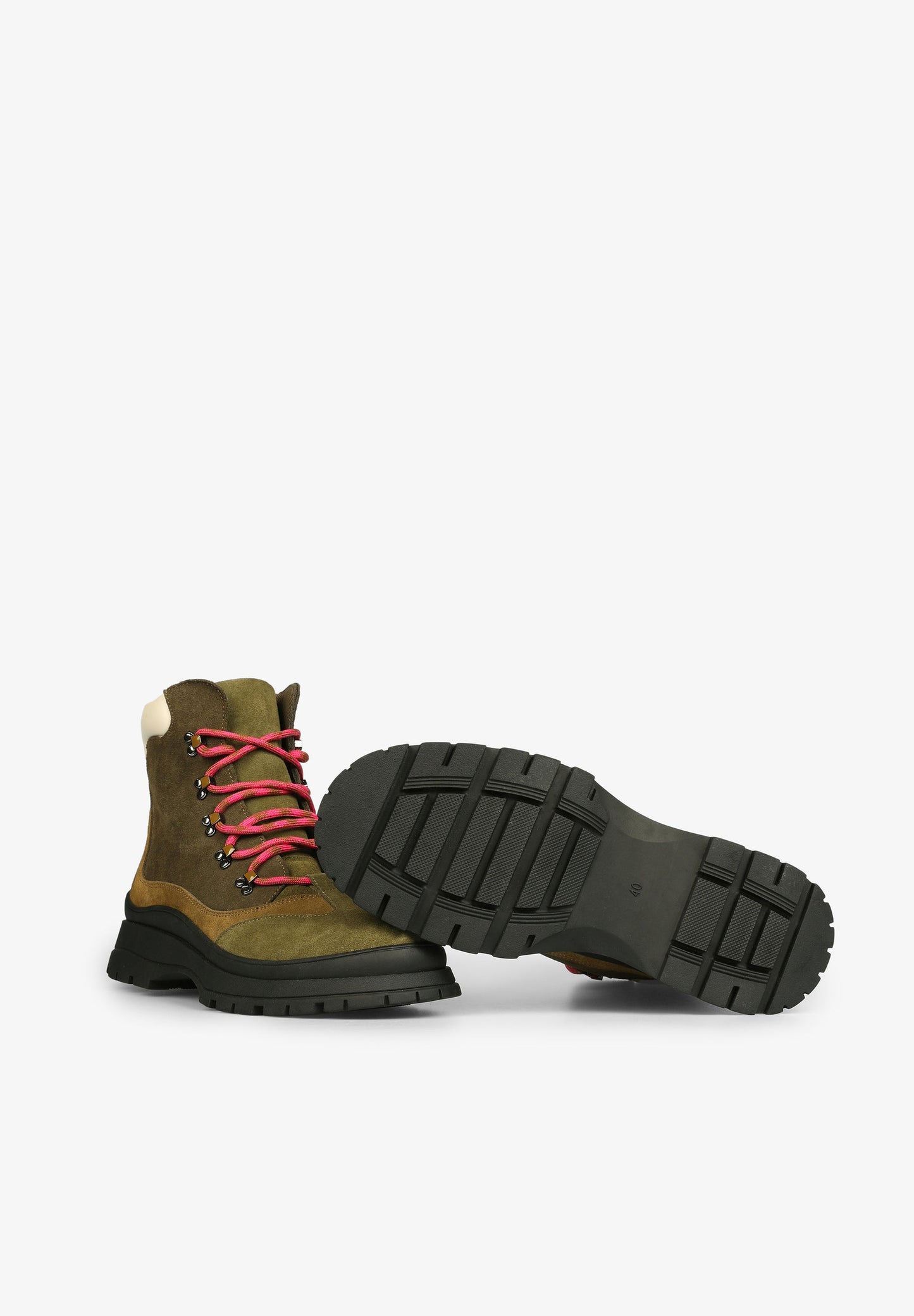 LEATHER HIKING BOOTS