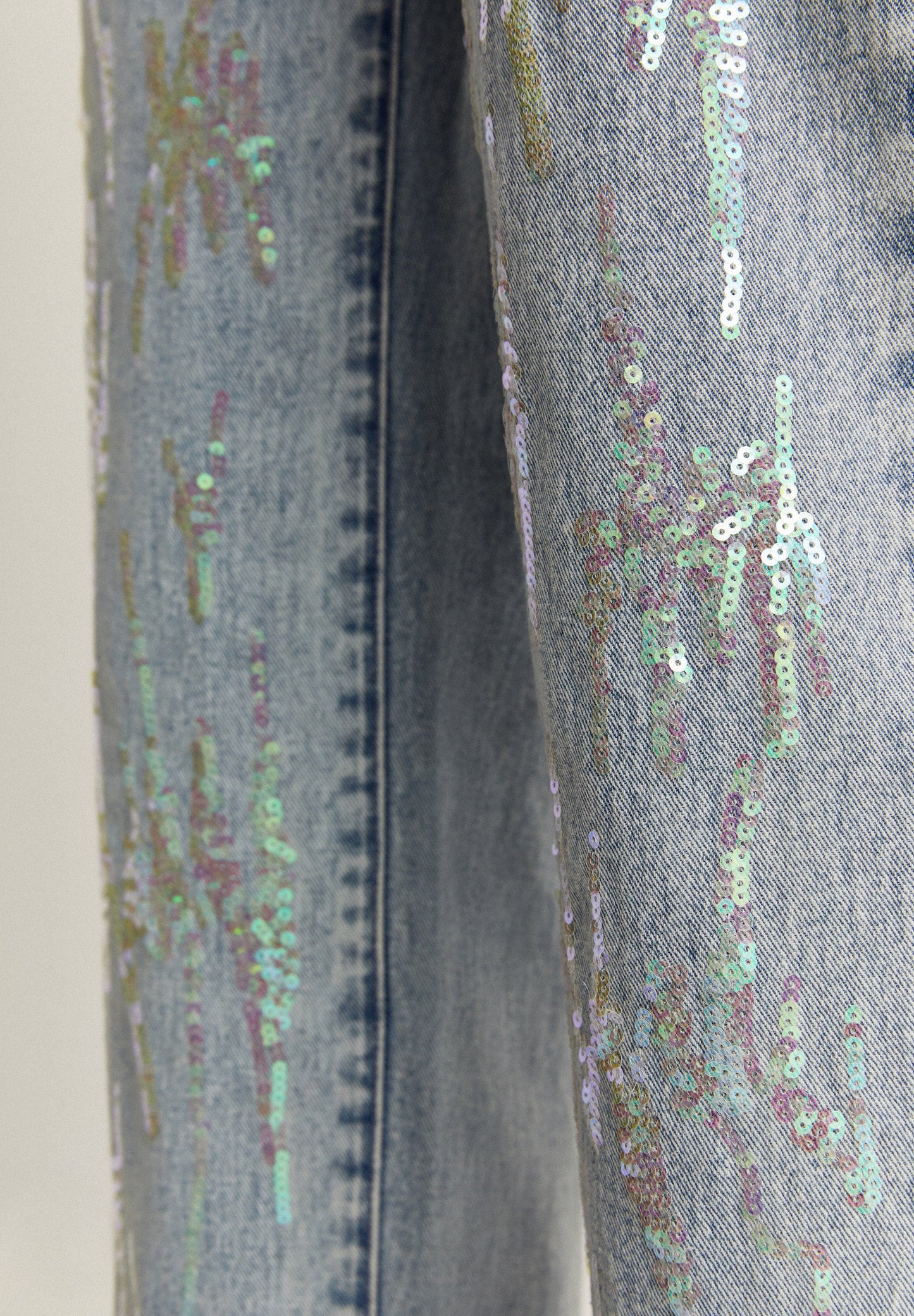 RELAXED JEANS WITH SEQUIN DETAIL