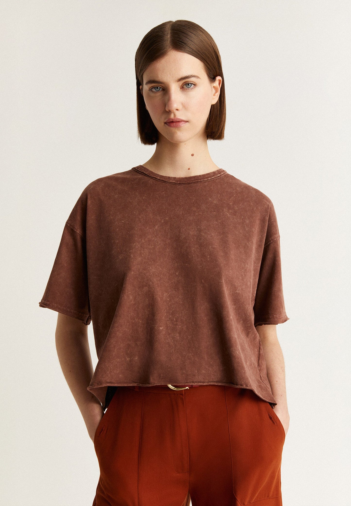 T-SHIRT WITH RHINESTONE SKULL ON BACK