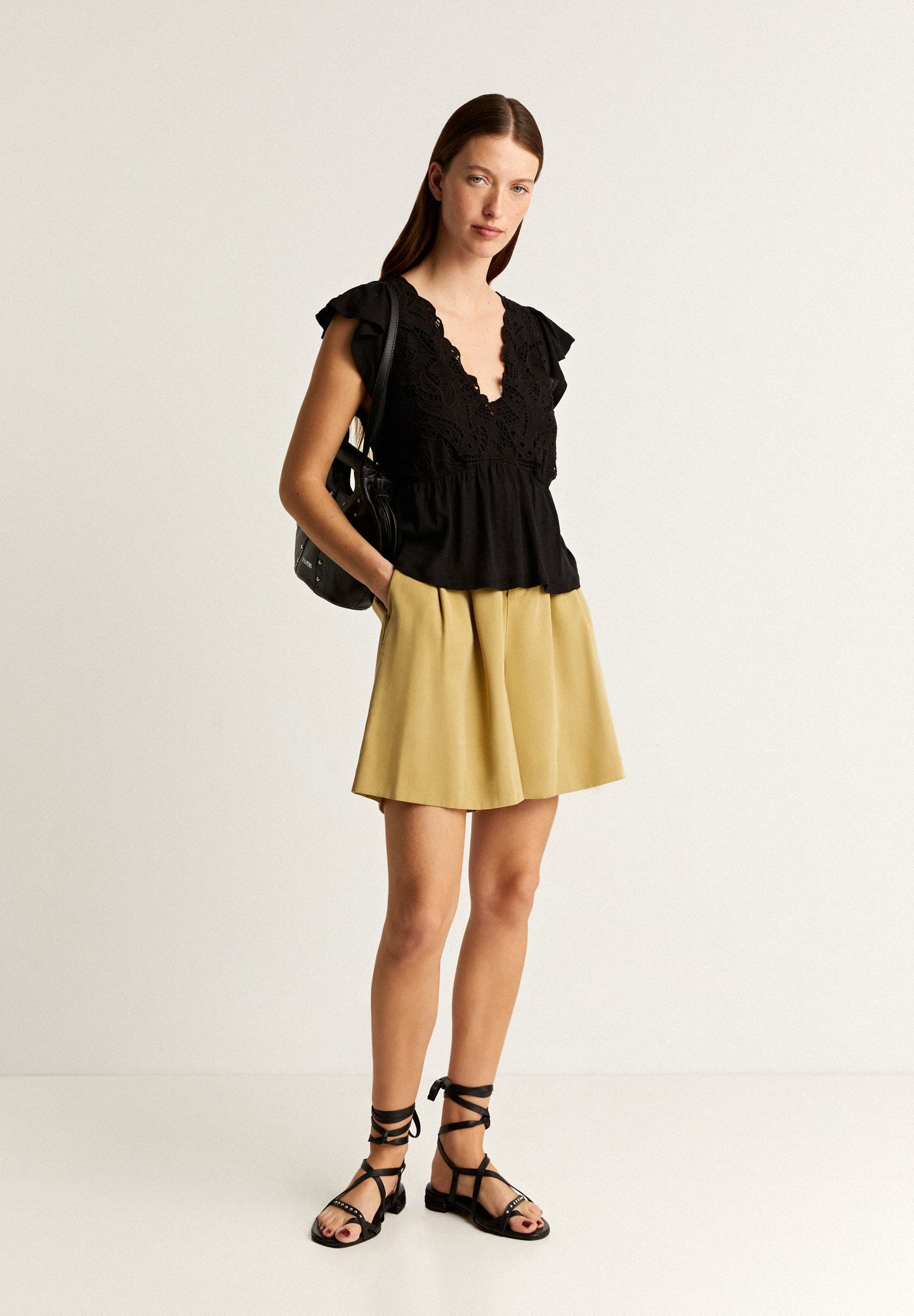 RUSTIC T-SHIRT WITH LACE FRONT