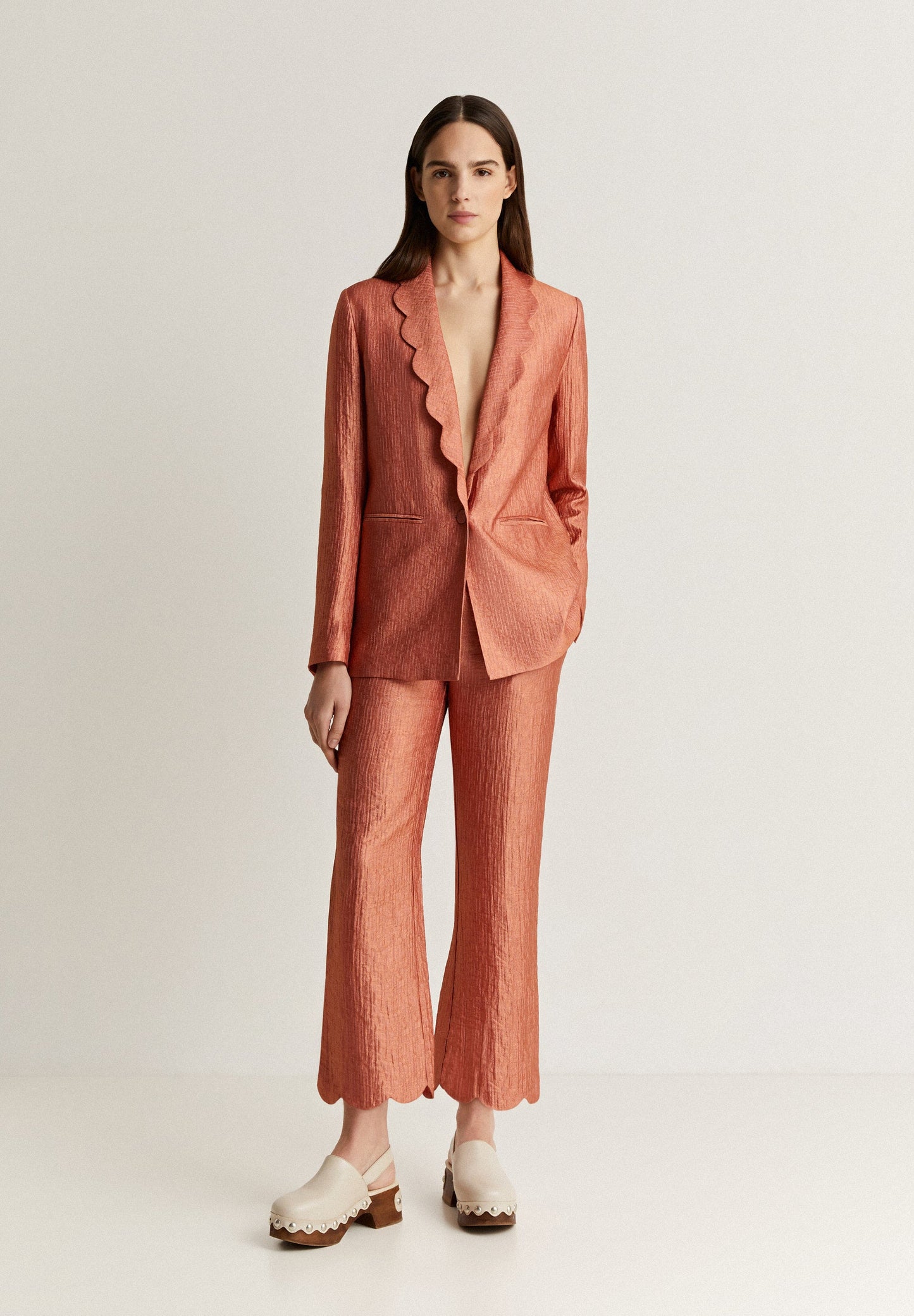 BLAZER WITH LAPELS SCALLOPED DETAIL