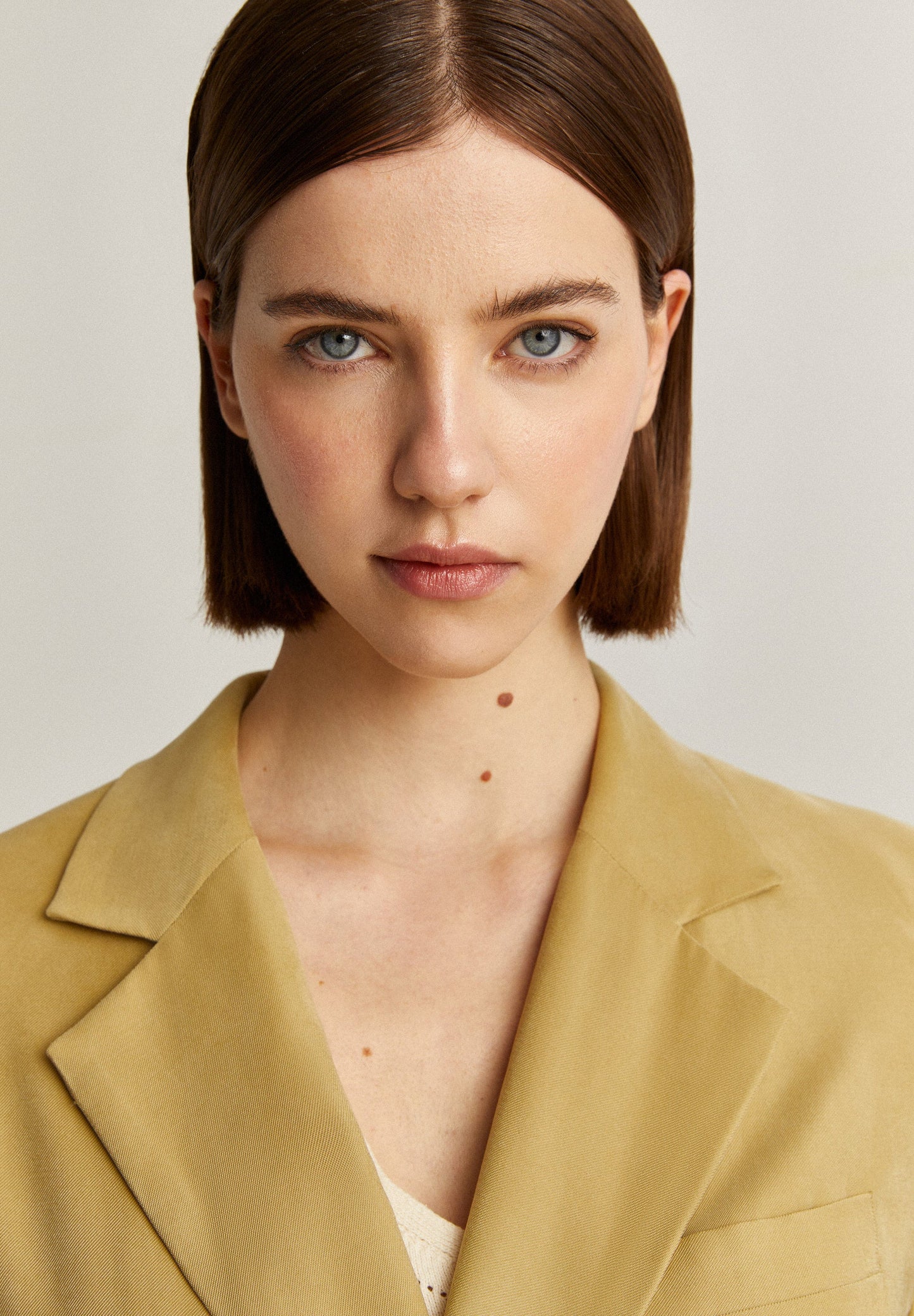 BLAZER WITH SIDE FASTENING