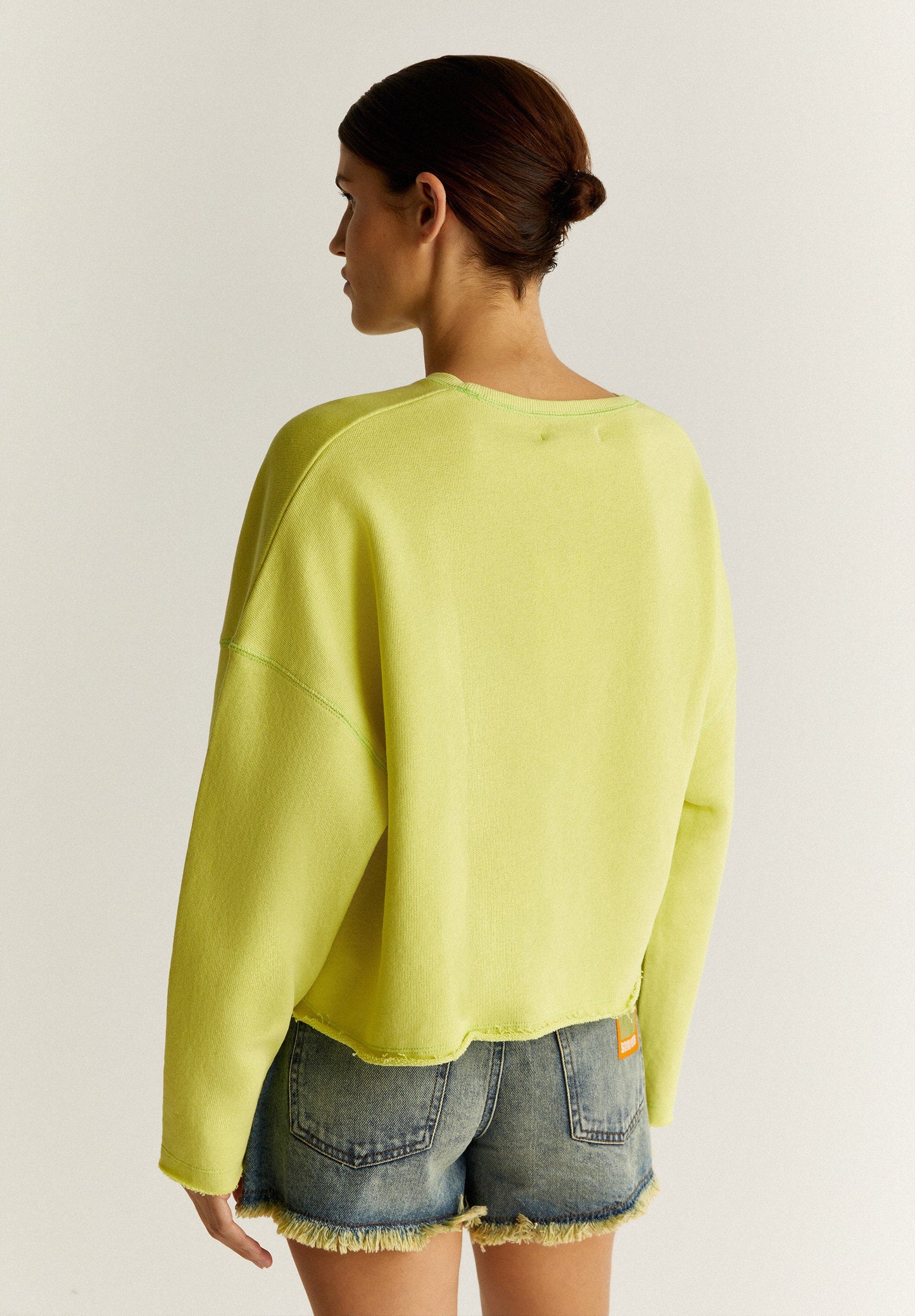 SWEATSHIRT WITH LABEL DETAIL