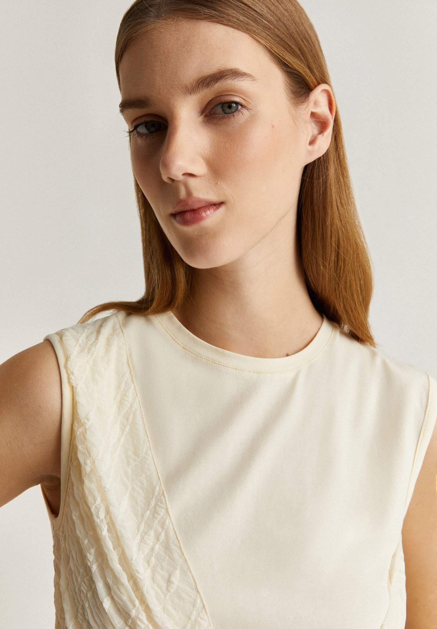 KNOTTED T-SHIRT WITH CREASED EFFECT