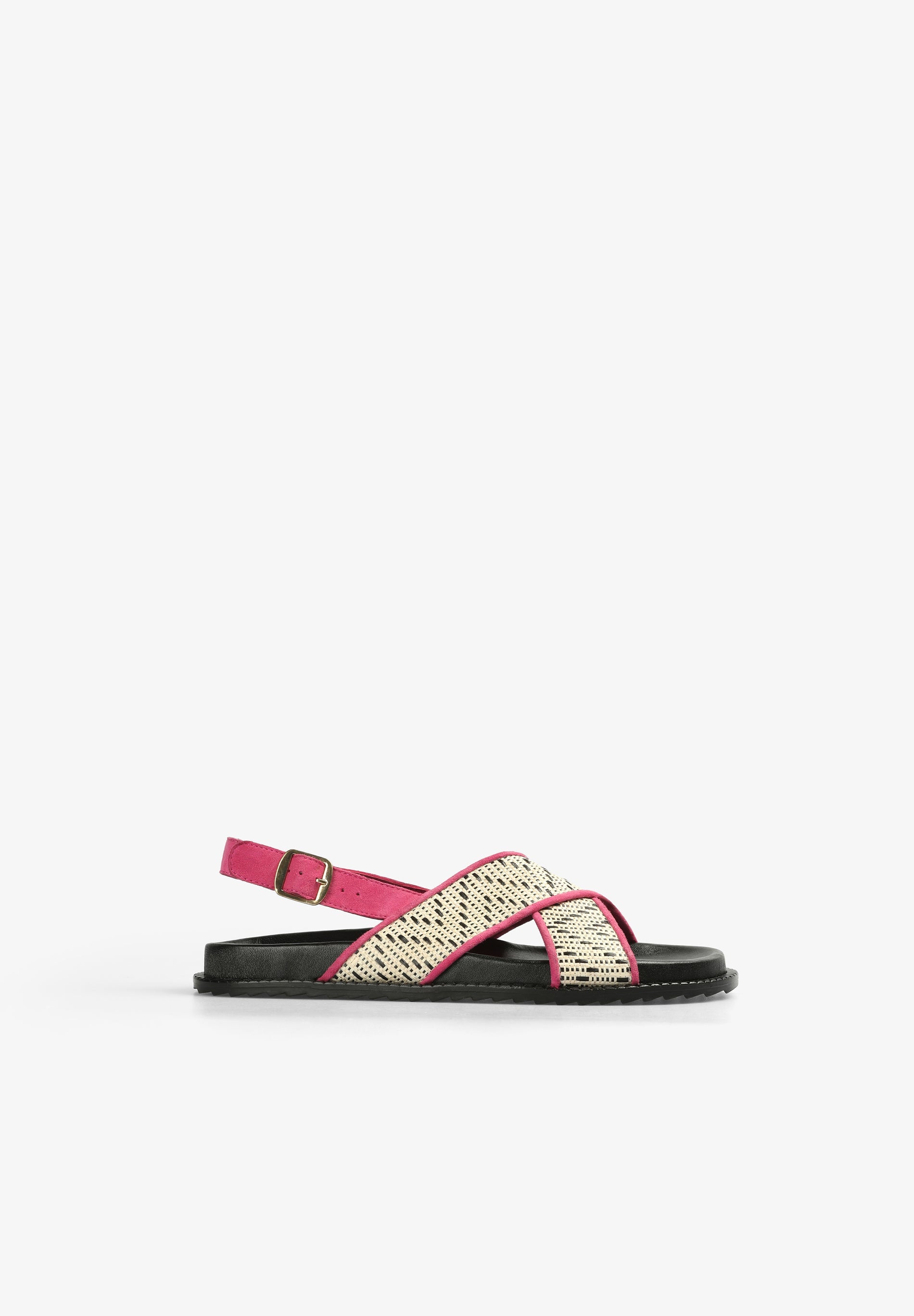 FLAT CRISS-CROSS SANDALS