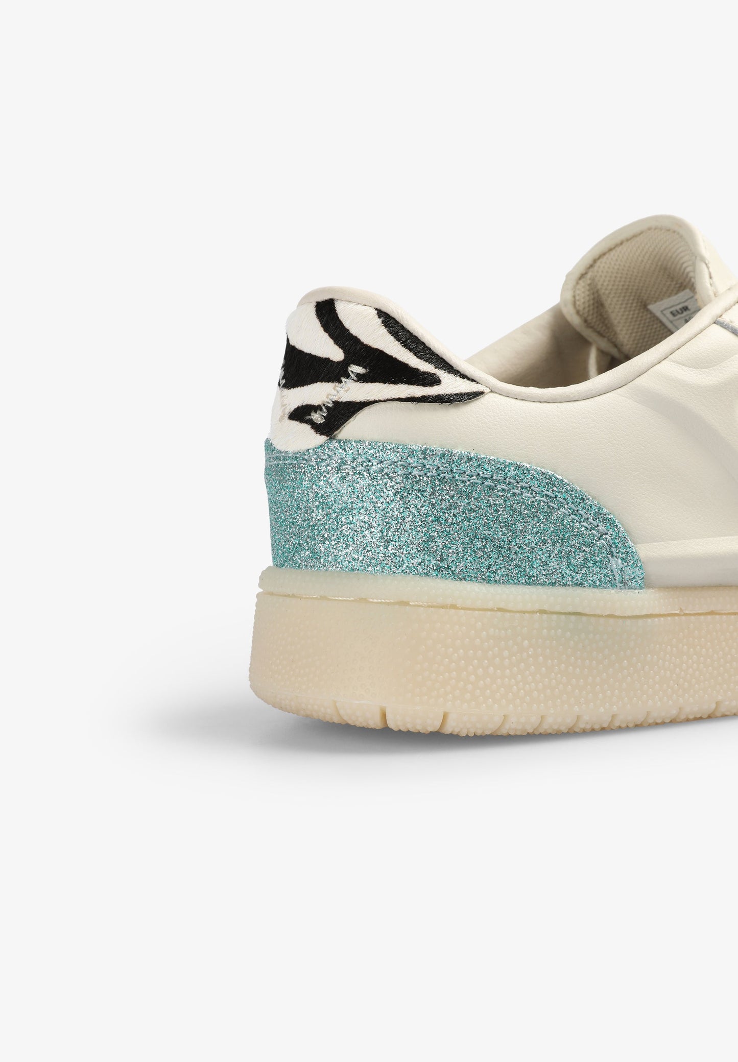 SNEAKERS WITH GLITTER DETAIL