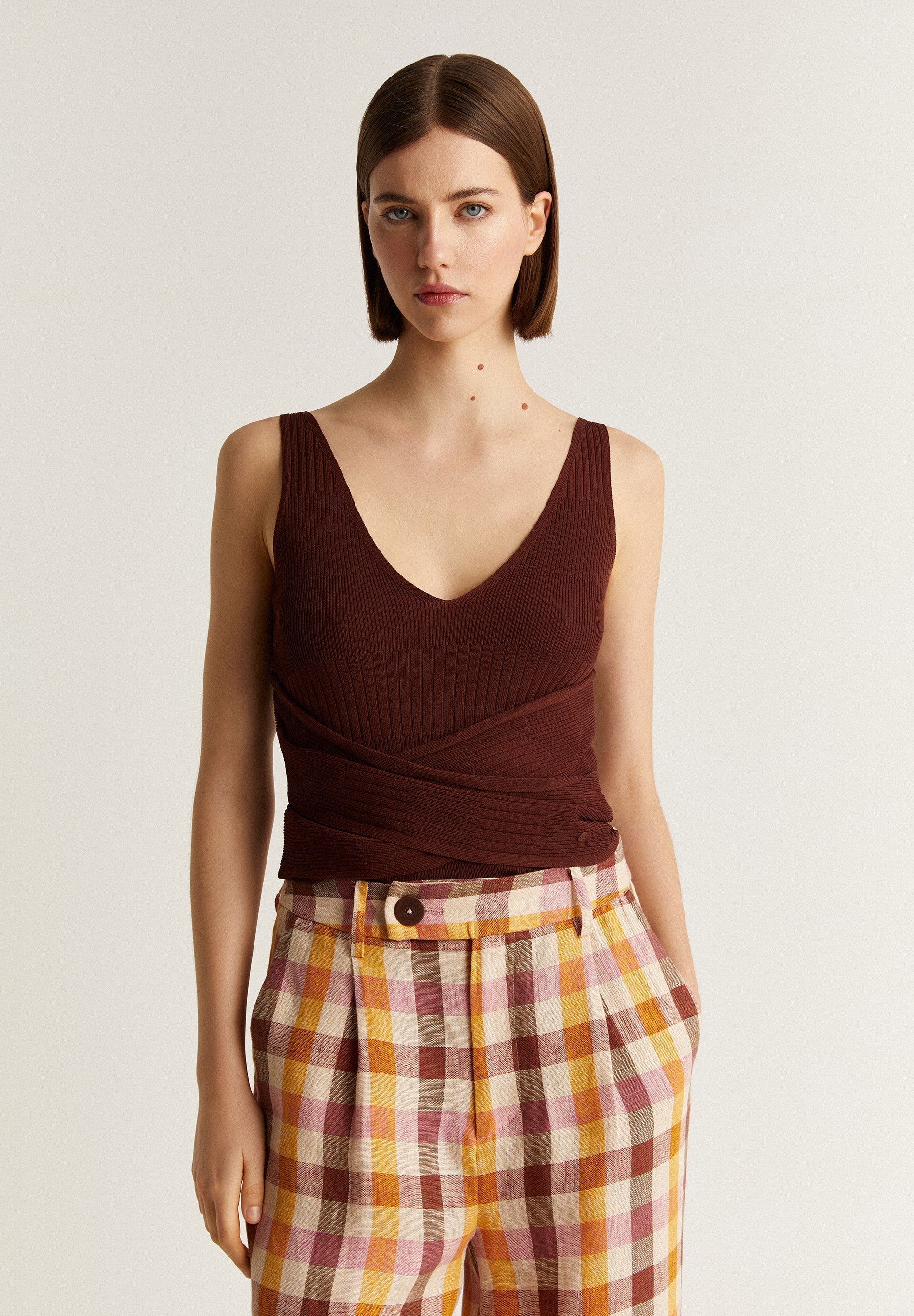 RIBBED CROSSED KNIT TOP