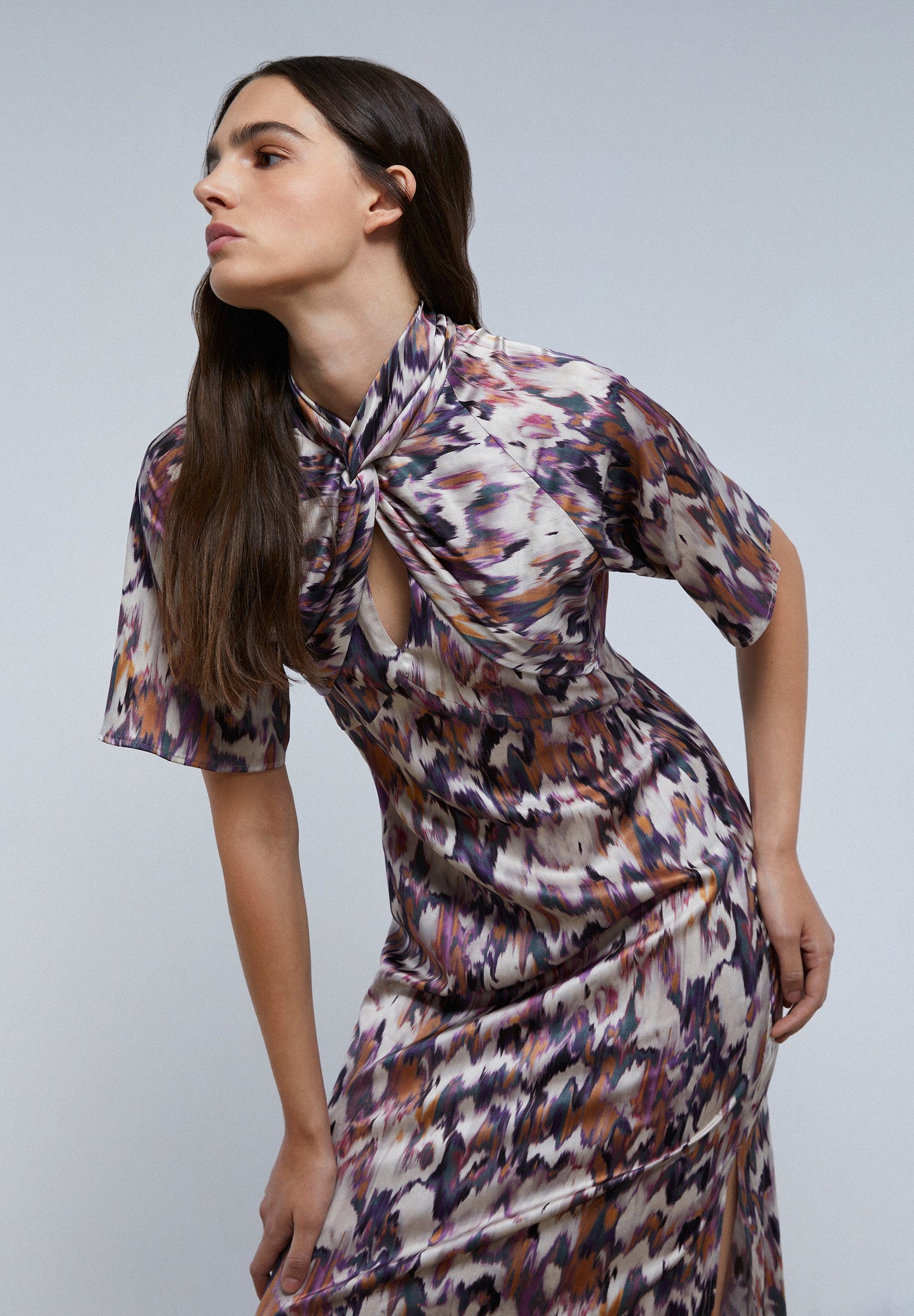 PRINT DRESS WITH KNOT ON THE NECKLINE