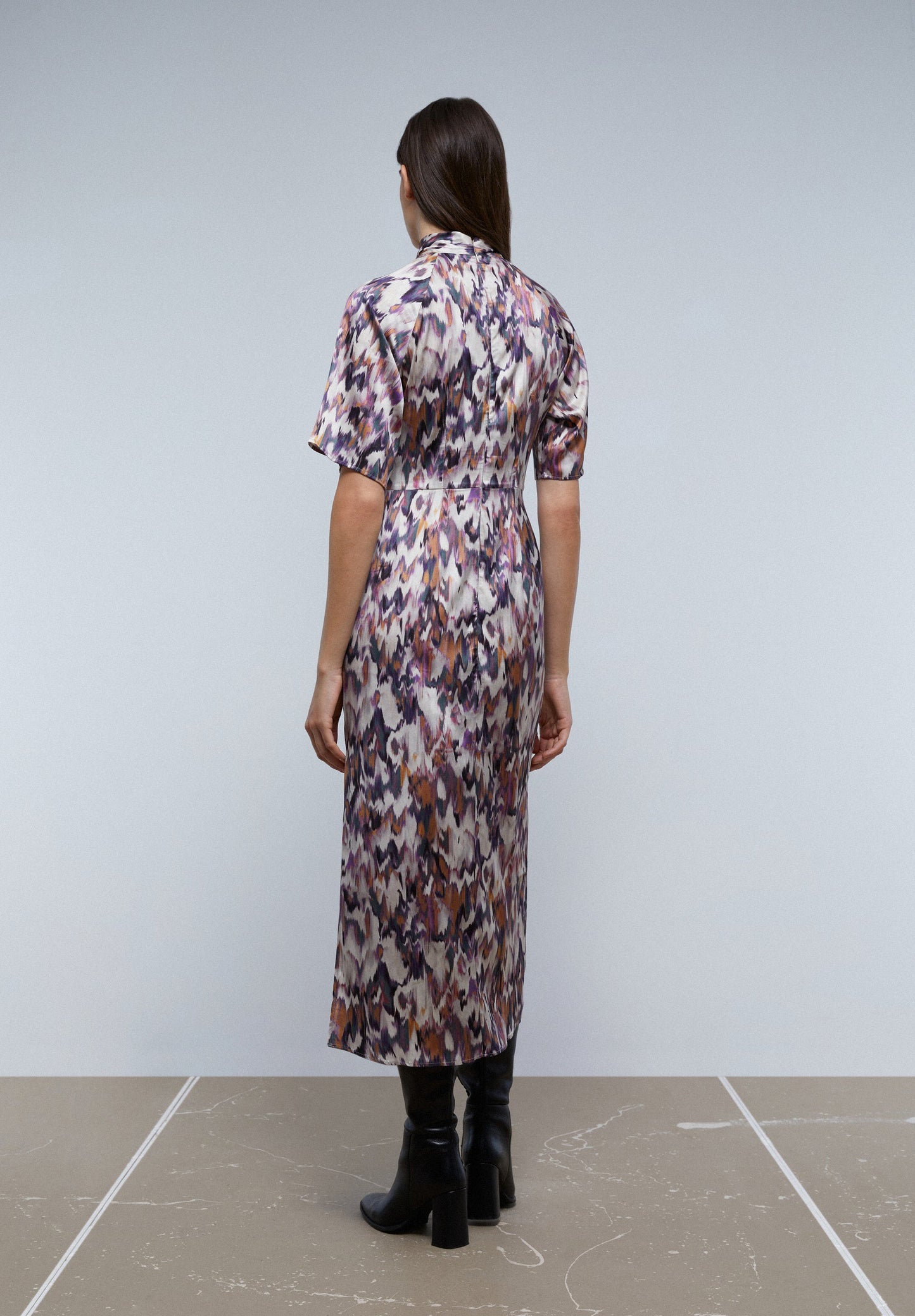 PRINT DRESS WITH KNOT ON THE NECKLINE