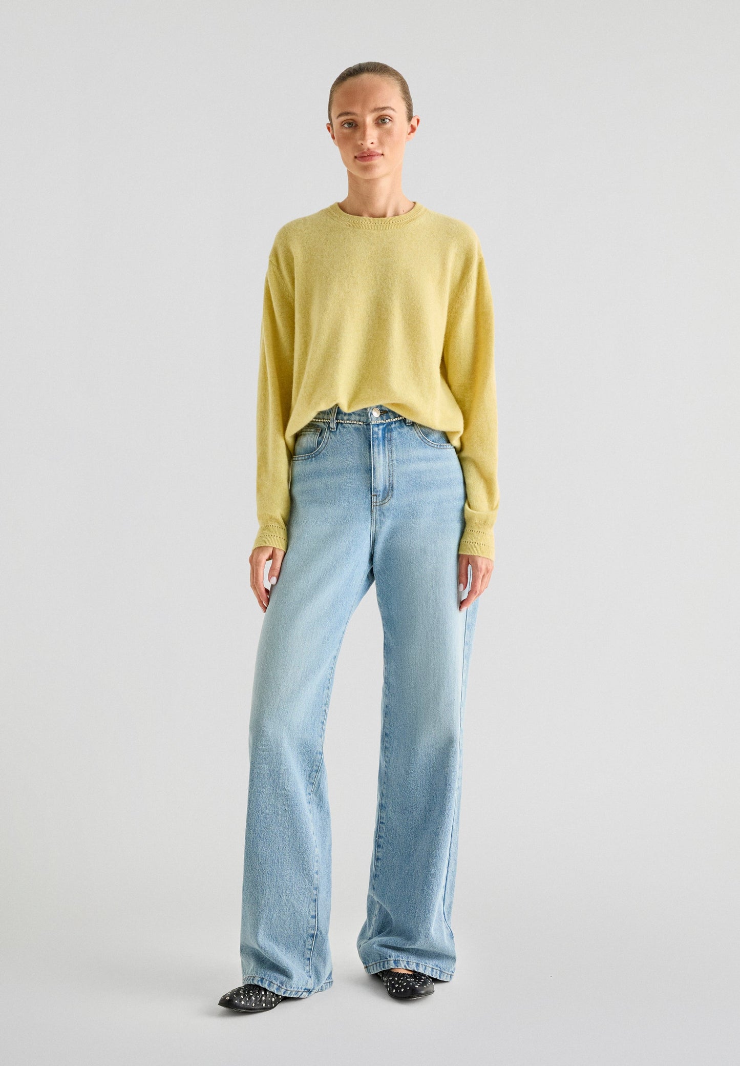 CASHMERE ROUND NECK SWEATER