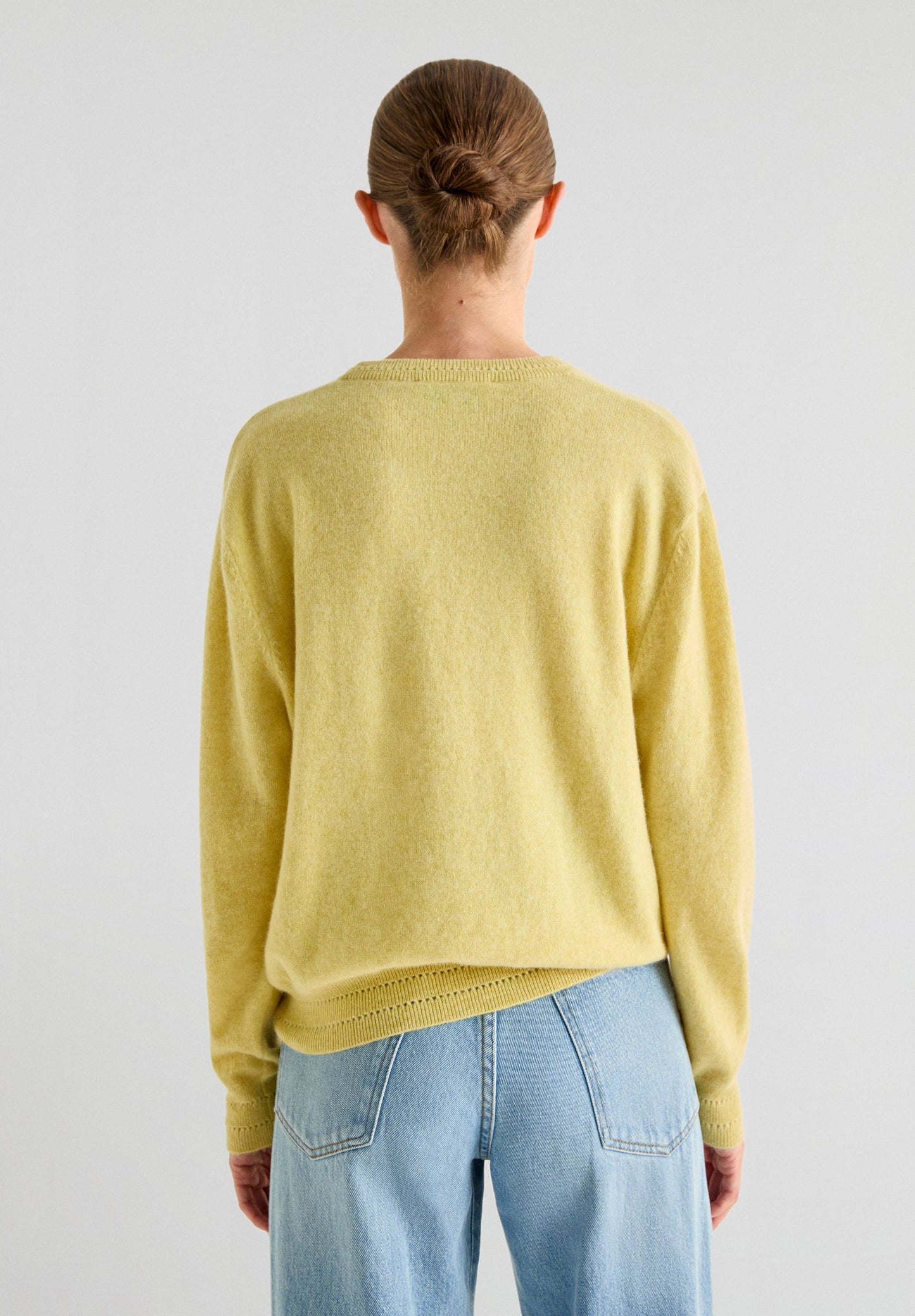 CASHMERE ROUND NECK SWEATER