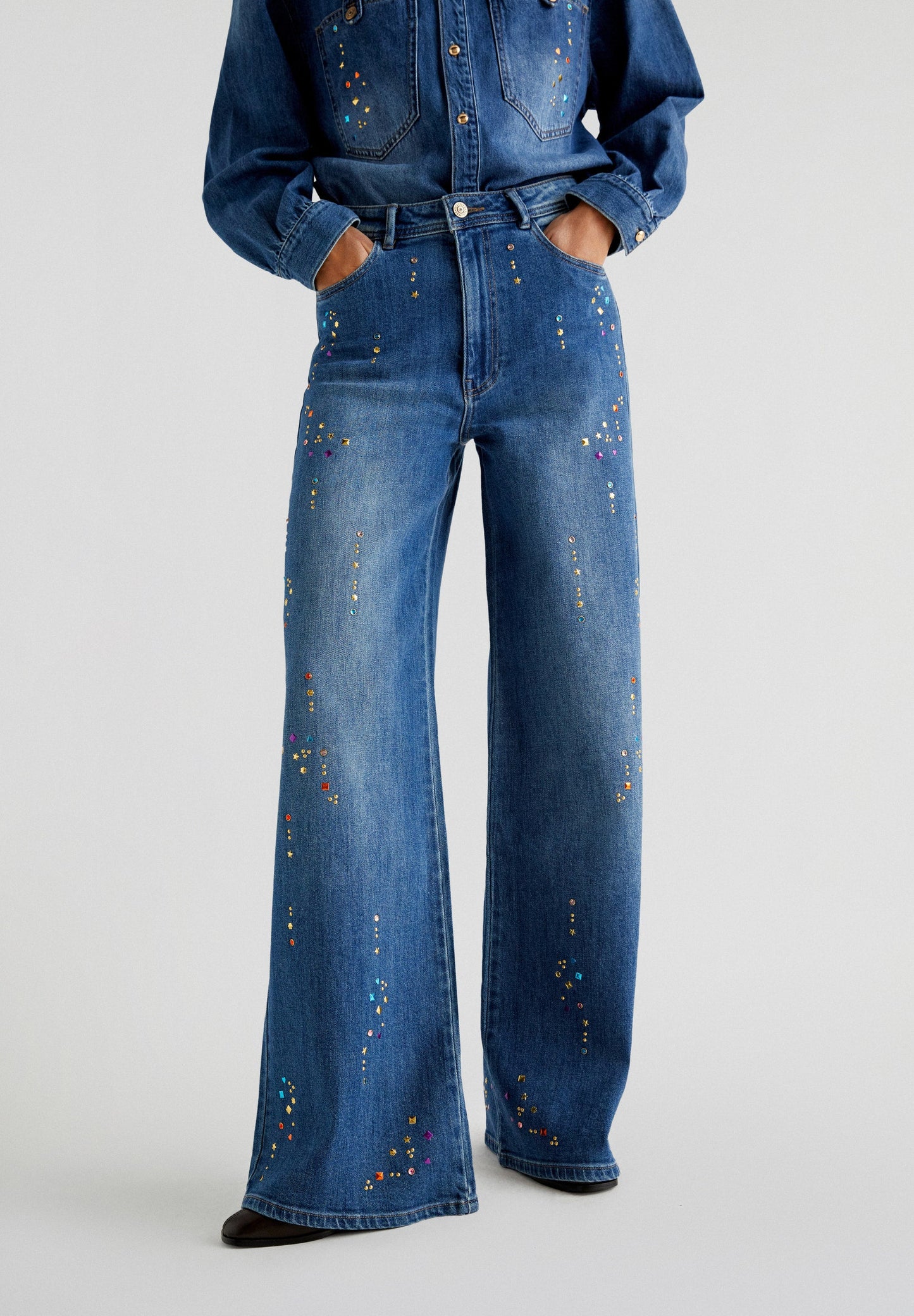 FULL LENGTH JEANS WITH STUDS