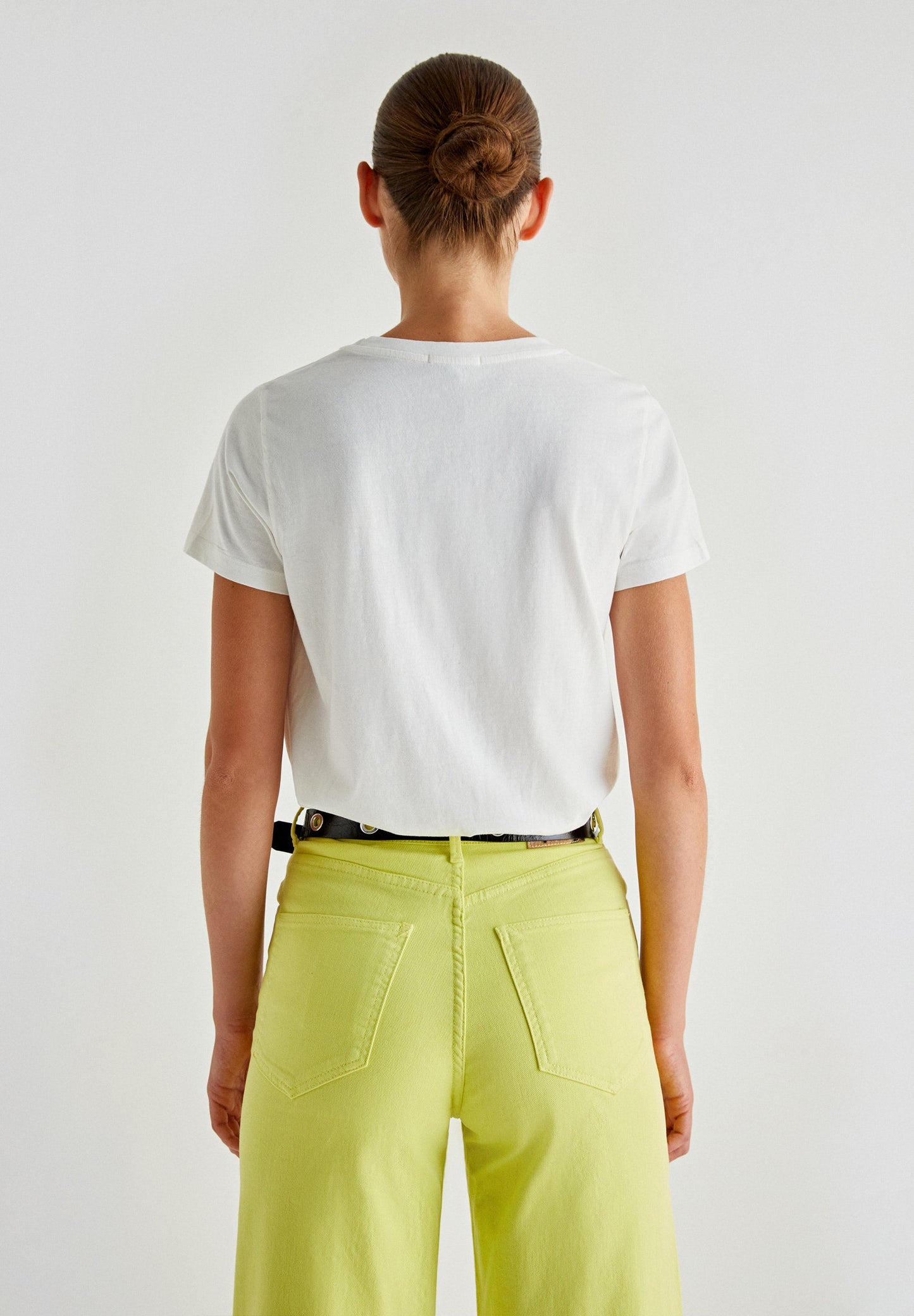 T-SHIRT WITH MATCHING EMBROIDERED LOGO