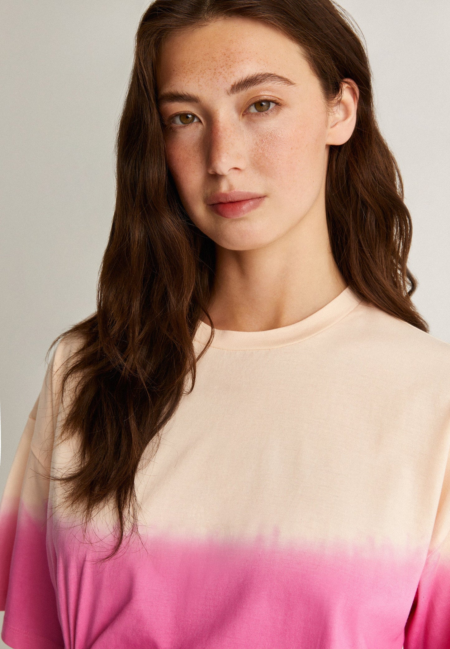 T-SHIRT WITH FRONT BUTTONHOLE DETAIL