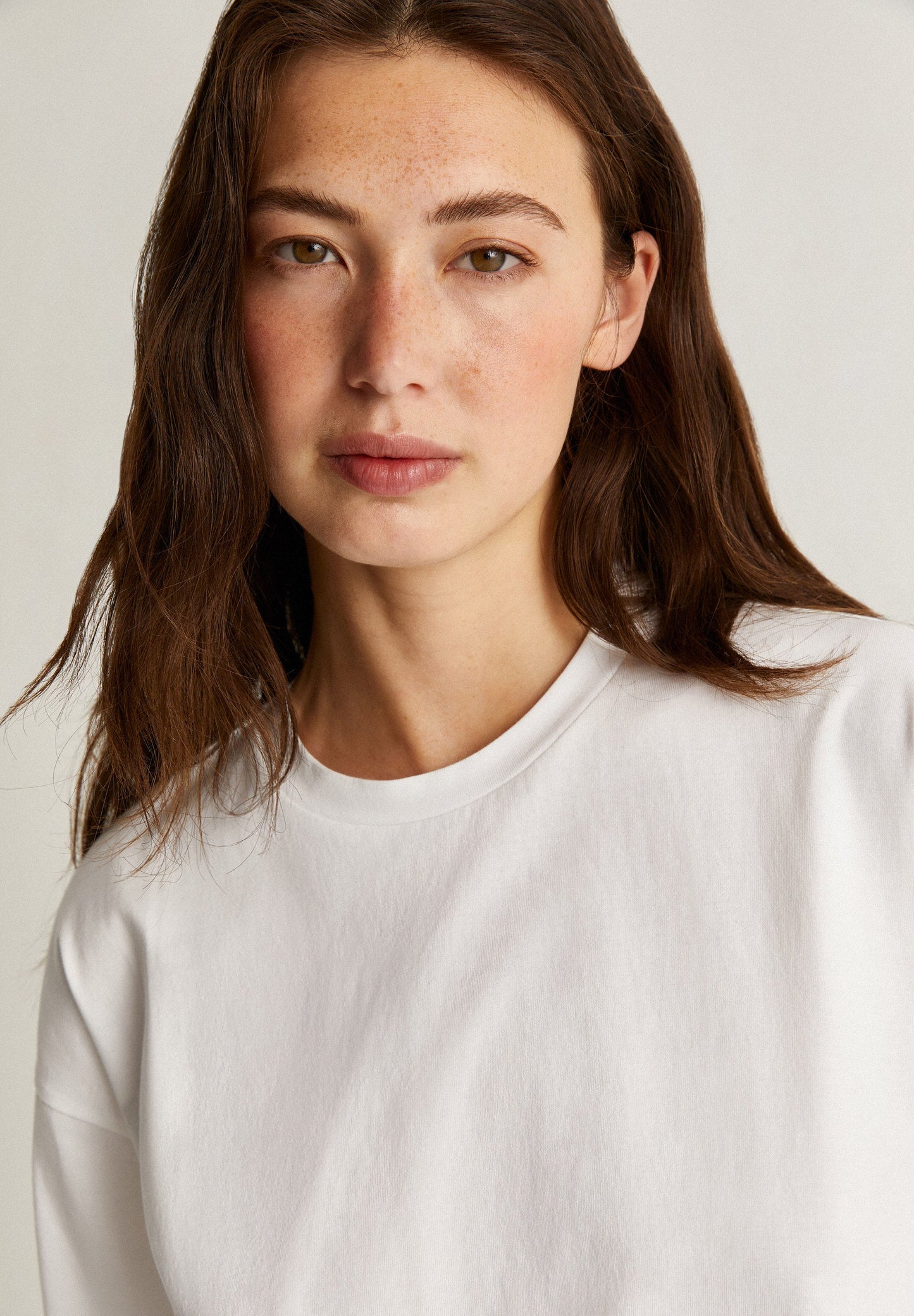 T-SHIRT WITH FRONT BUTTONHOLE DETAIL