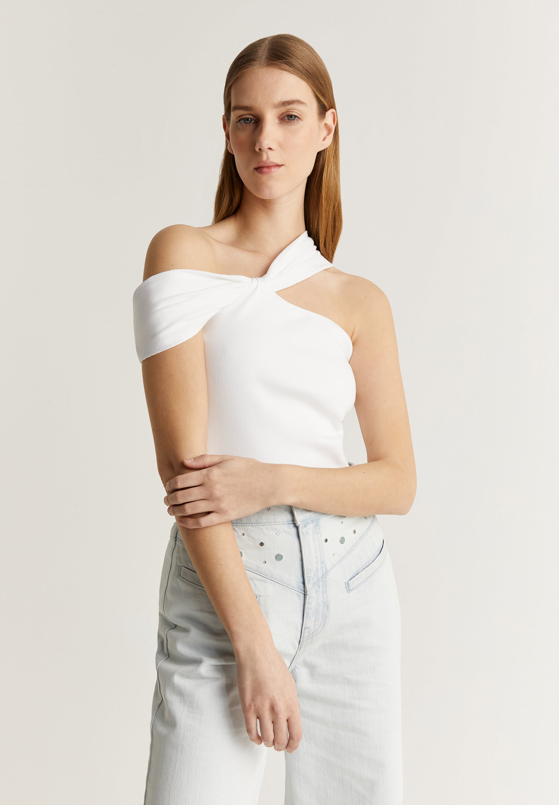 TOP WITH KNOT DETAIL