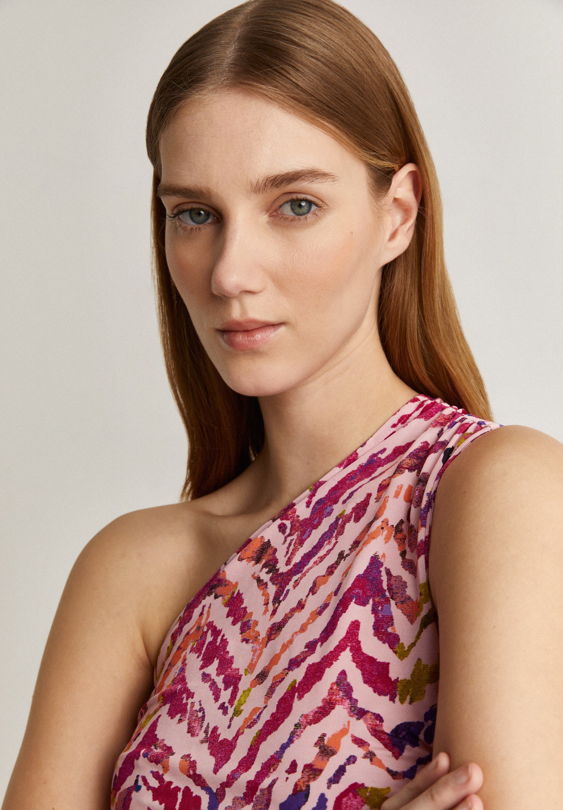 GATHERED ASYMMETRIC TOP