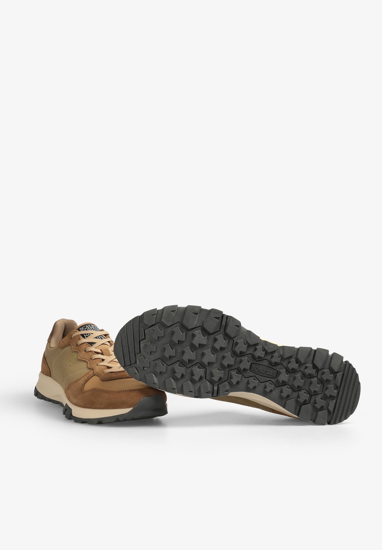 SNEAKERS WITH REFLECTIVE DETAILS